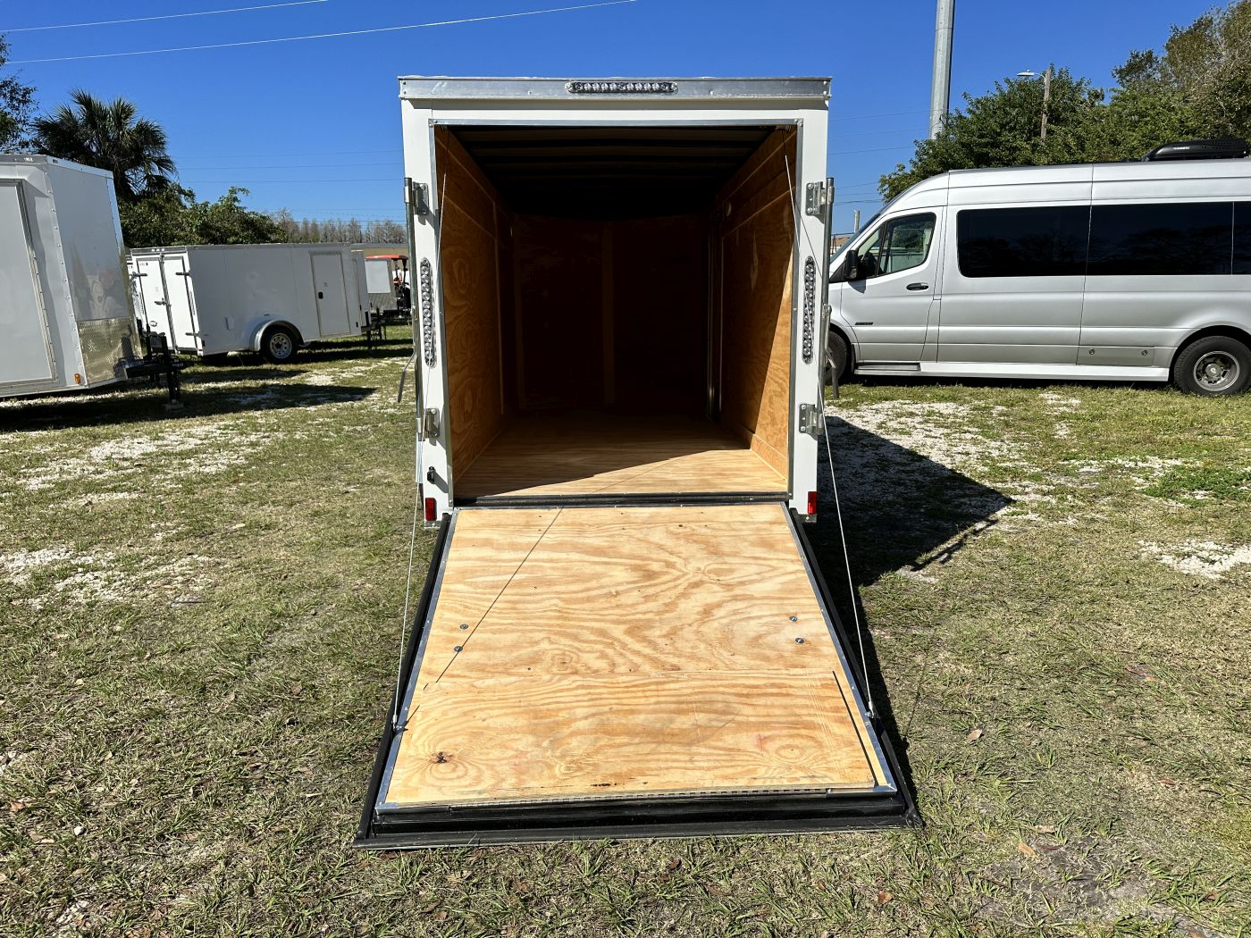 Diamond Cargo 5x12 SA Trailer - White, Ramp, Side Door - Image 5