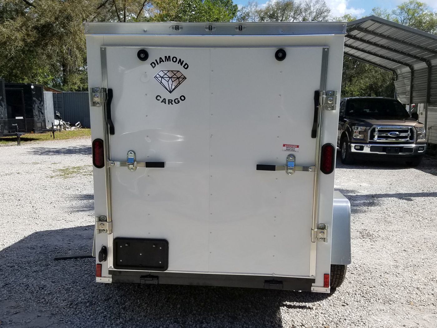 Diamond Cargo 5x8 SA Trailer - White, Ramp, Insulated - Image 8