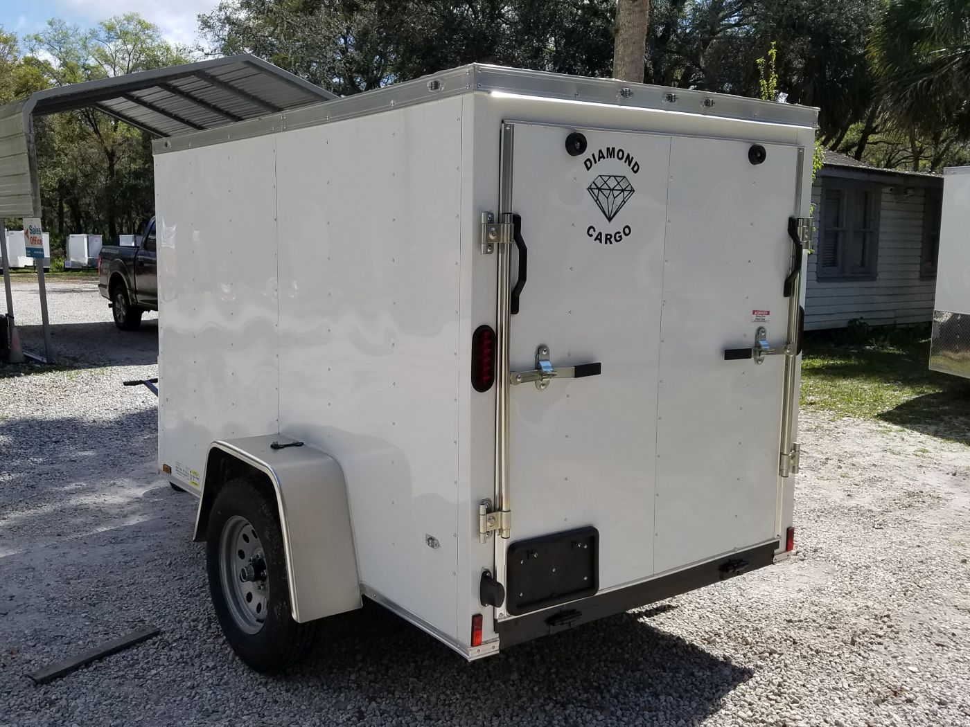 Diamond Cargo 5x8 SA Trailer - White, Ramp, Insulated - Image 10