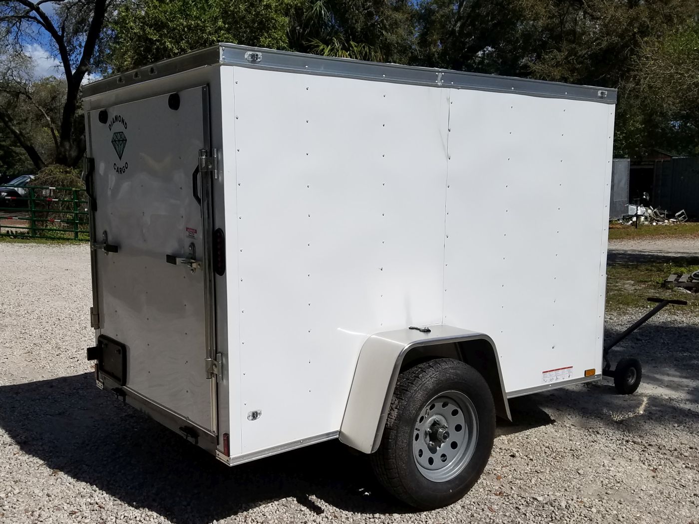 Diamond Cargo 5x8 SA Trailer - White, Ramp, Insulated - Image 6