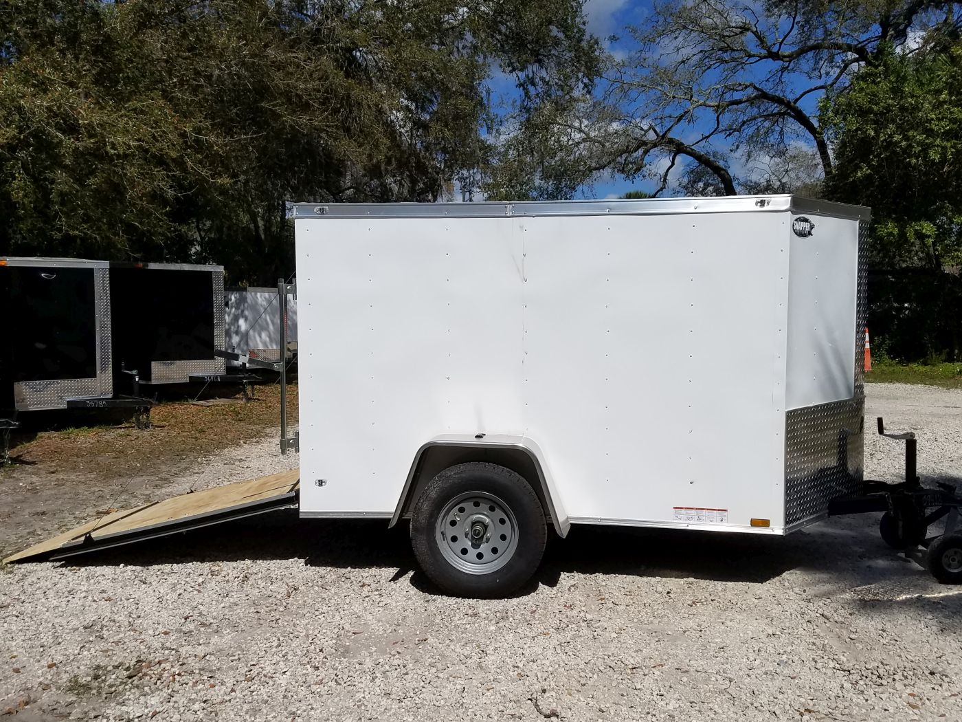 Diamond Cargo 5x8 SA Trailer - White, Ramp, Insulated - Image 5