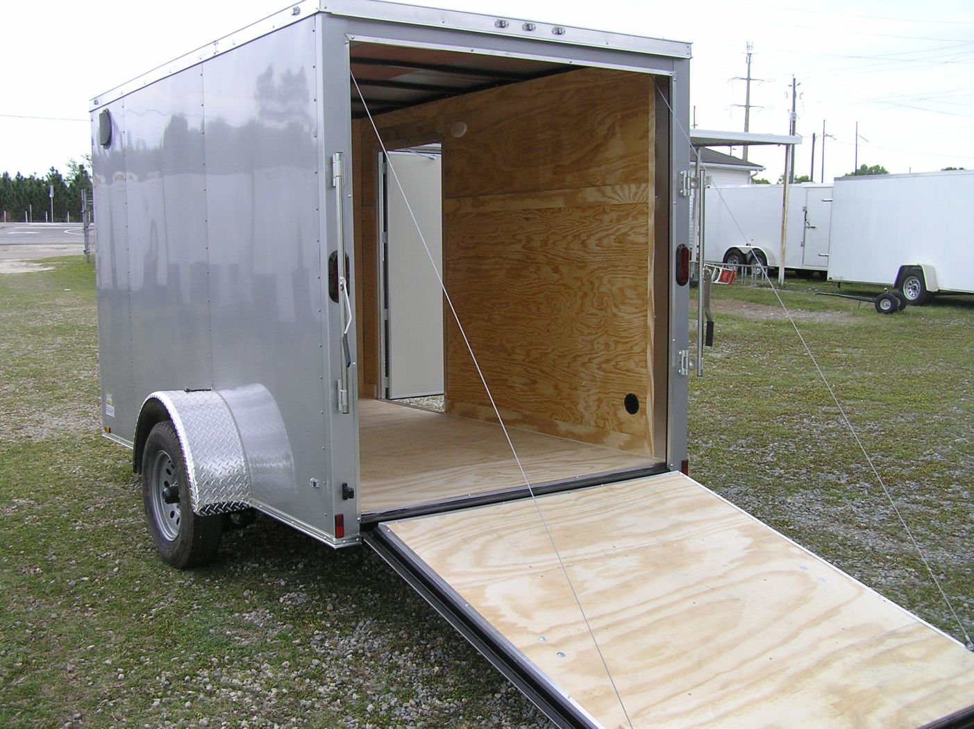 Diamond Cargo 6x10 SA Trailer - Silver, Ramp, Side Door, Extra Height - Image 10