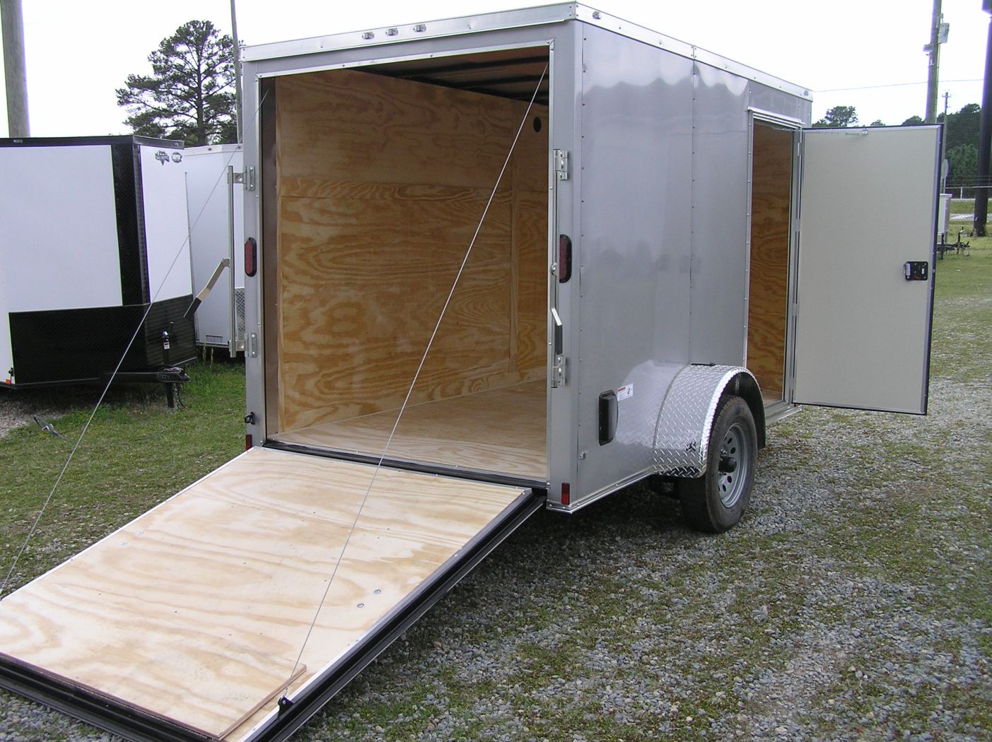 Diamond Cargo 6x10 SA Trailer - Silver, Ramp, Side Door, Extra Height - Image 6