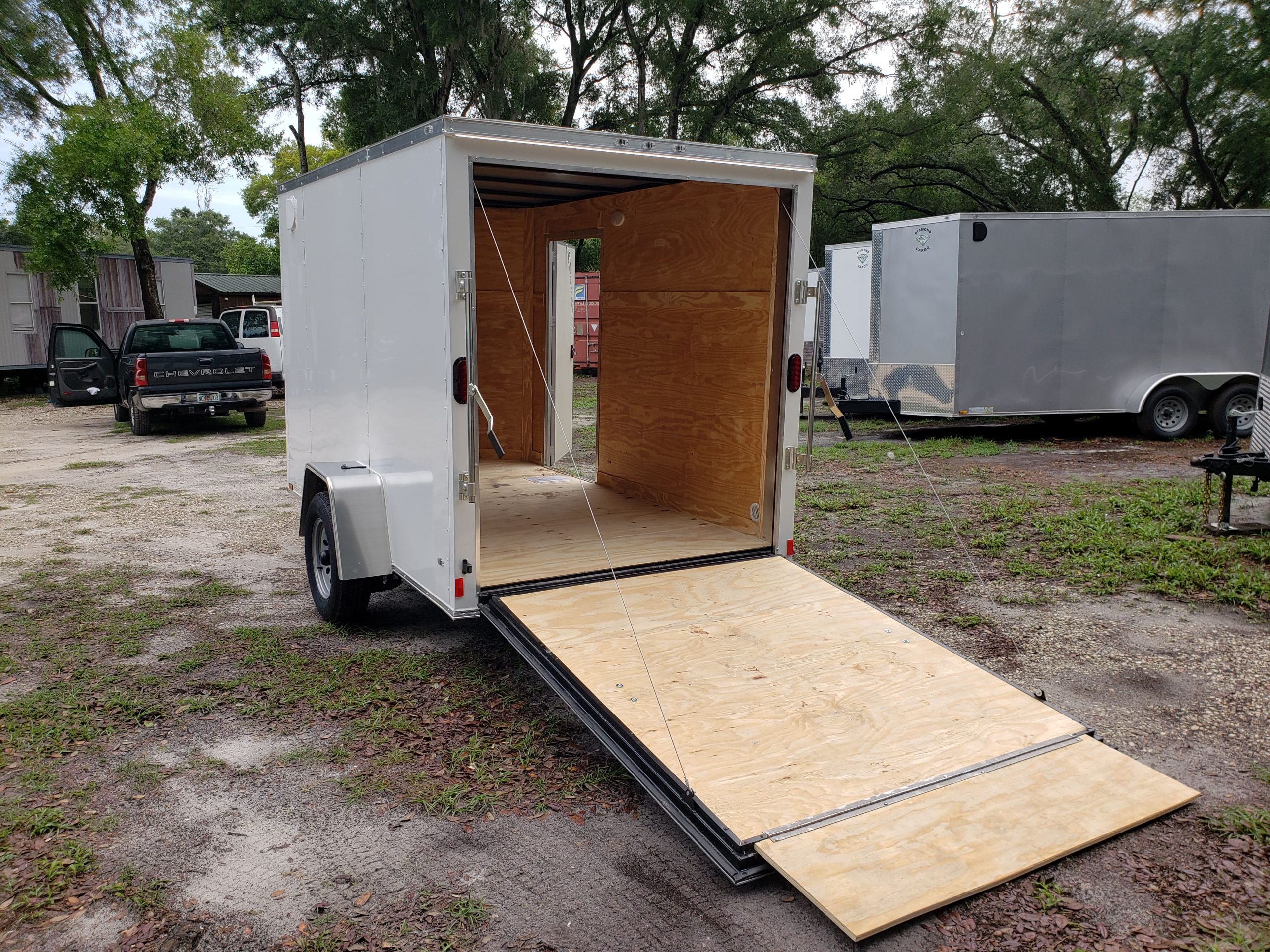 Diamond Cargo 6x10 SA Trailer - White, Ramp, Side Door, Extra Height, Insulated - Image 14