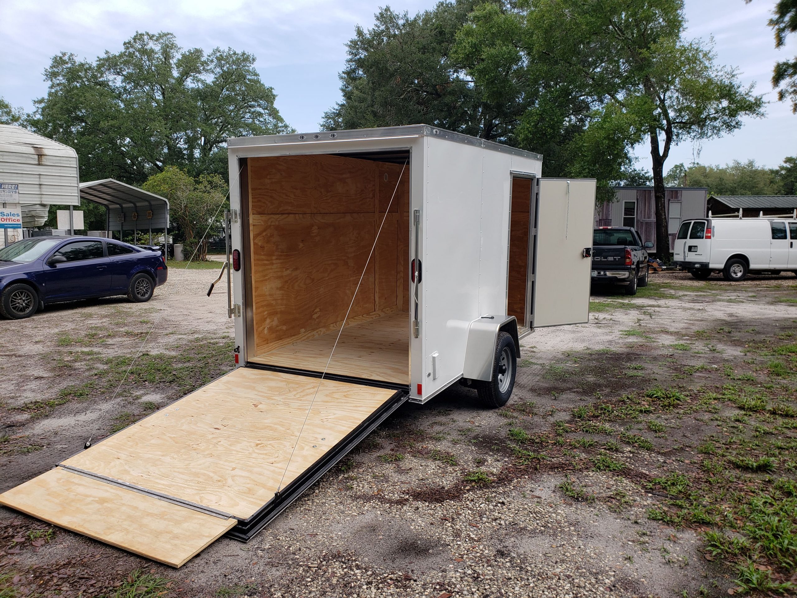 Diamond Cargo 6x10 SA Trailer - White, Ramp, Side Door, Extra Height, Insulated - Image 12