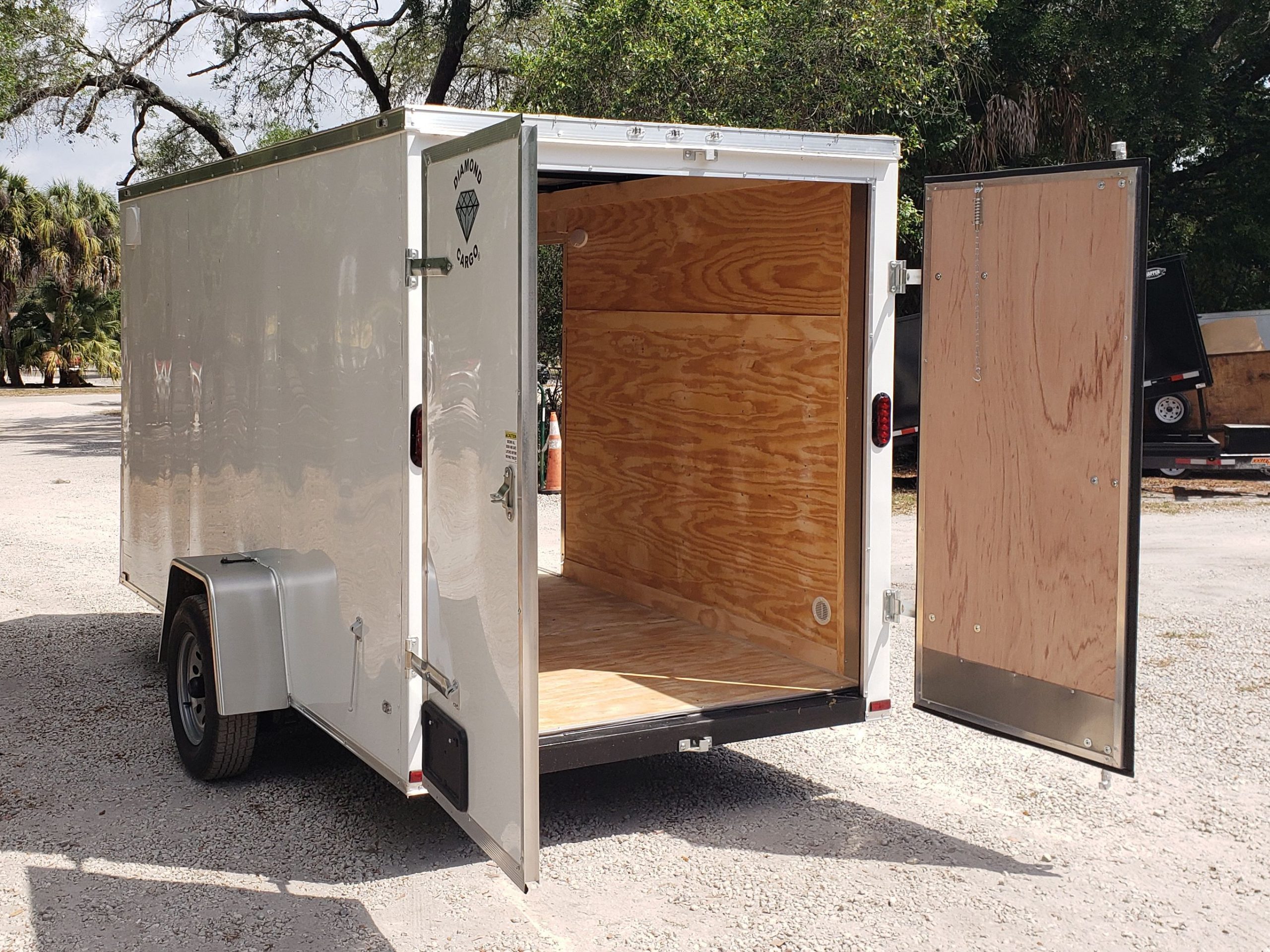 Diamond Cargo 6x12 SA Trailer - White, Barn Doors, Side Door, Extra Height, Insulated - Image 9