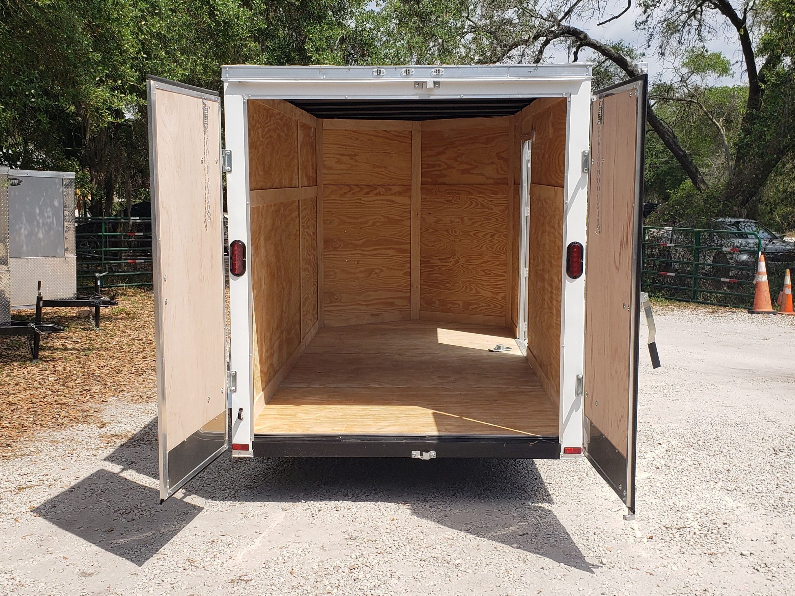 Diamond Cargo 6x12 SA Trailer - White, Barn Doors, Side Door, Extra Height, Insulated - Image 8