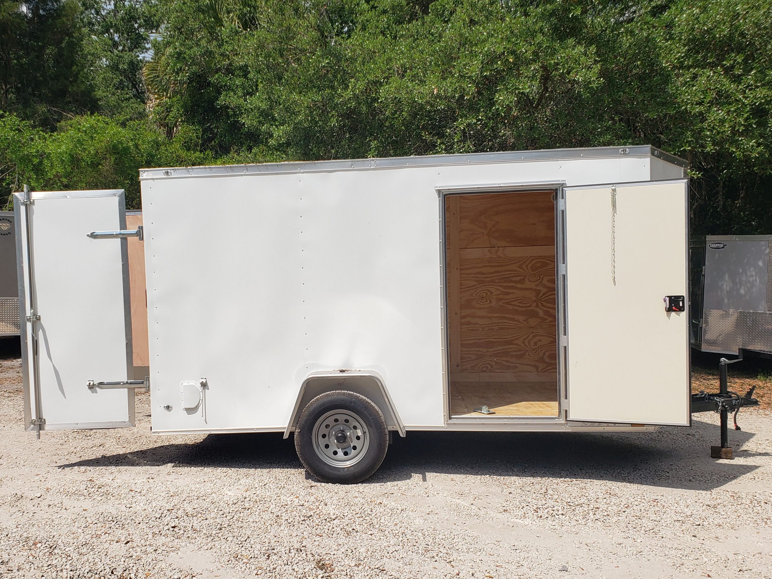Diamond Cargo 6x12 SA Trailer - White, Barn Doors, Side Door, Extra Height, Insulated - Image 4