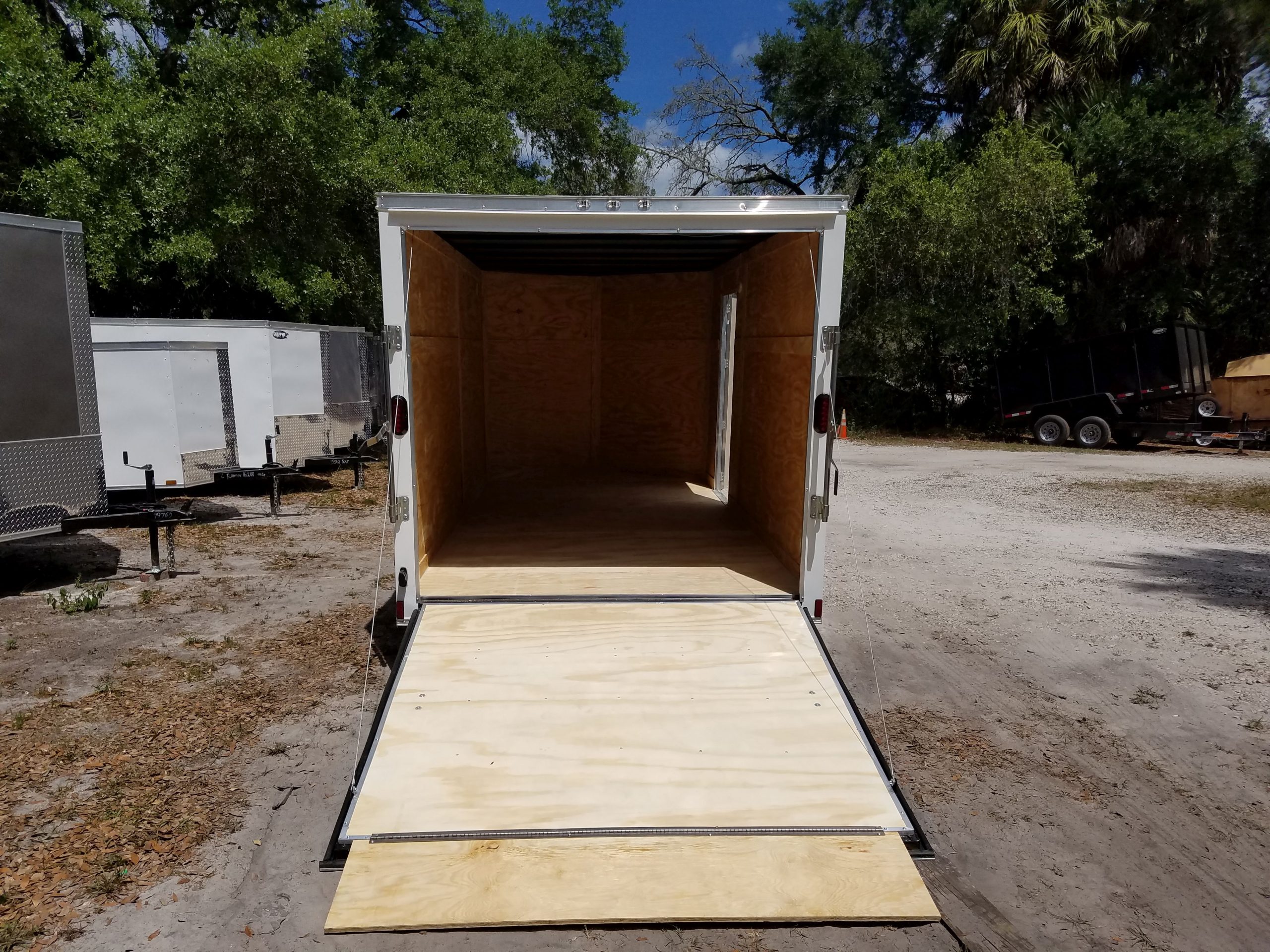 Diamond Cargo 7x14 SA Trailer - White, Ramp, Side Door, Extra Height - Image 6