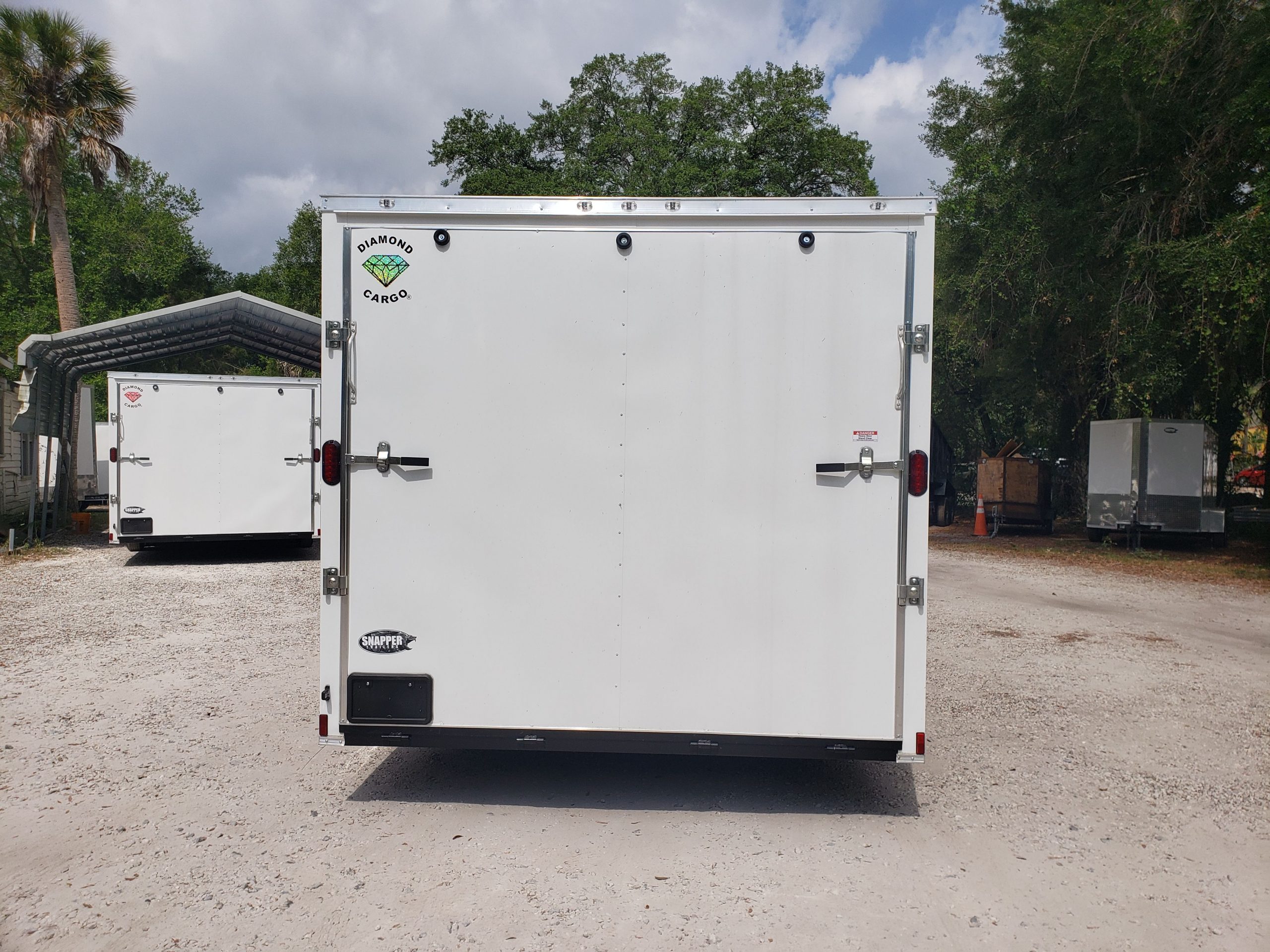 Diamond Cargo 8.5x16 TA Trailer - White, Ramp, Side Door, D-Rings, Insulated Ceiling - Image 8