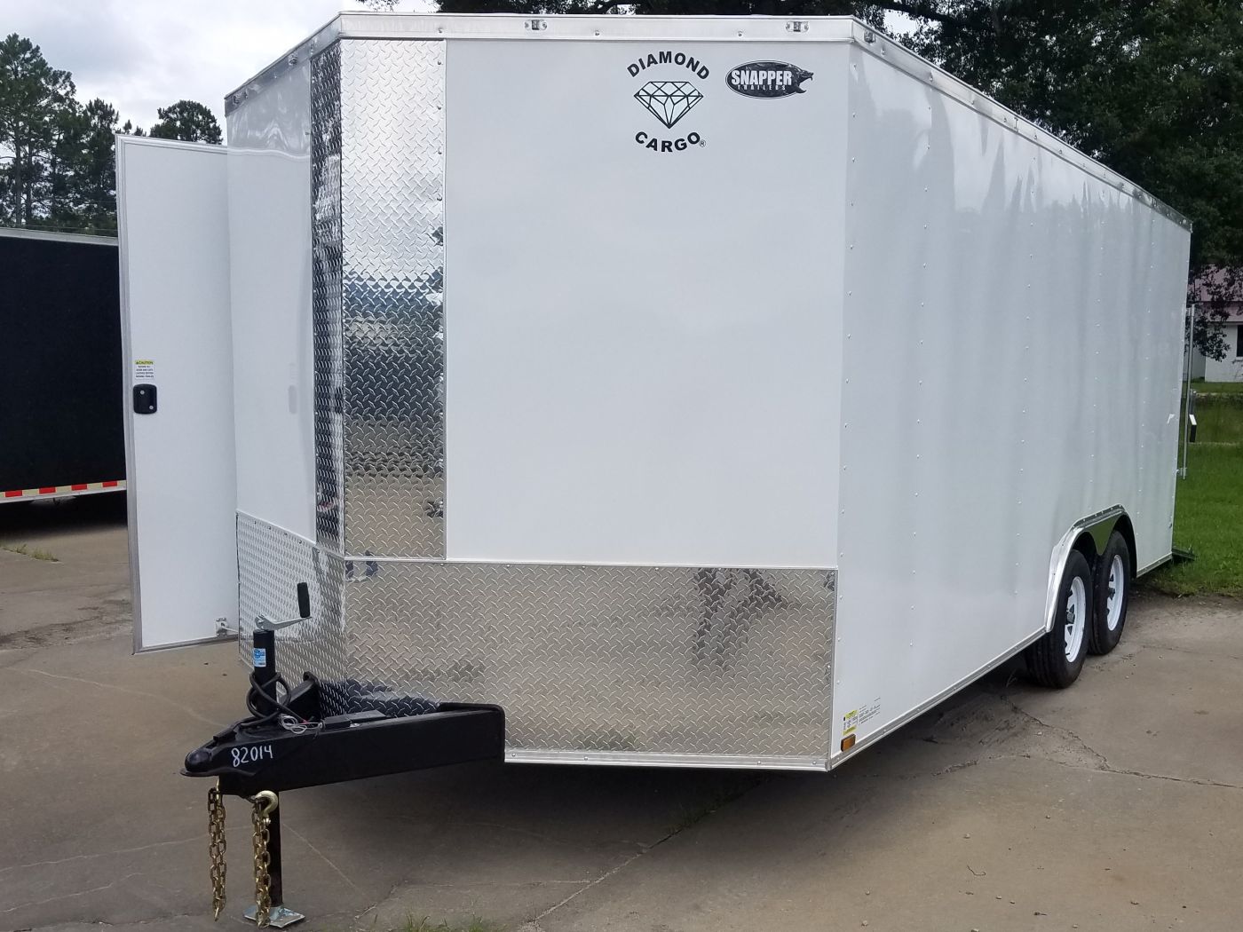 Diamond Cargo 8.5x18 TA Trailer - White, Ramp, Side Door, D-Rings - Image 2
