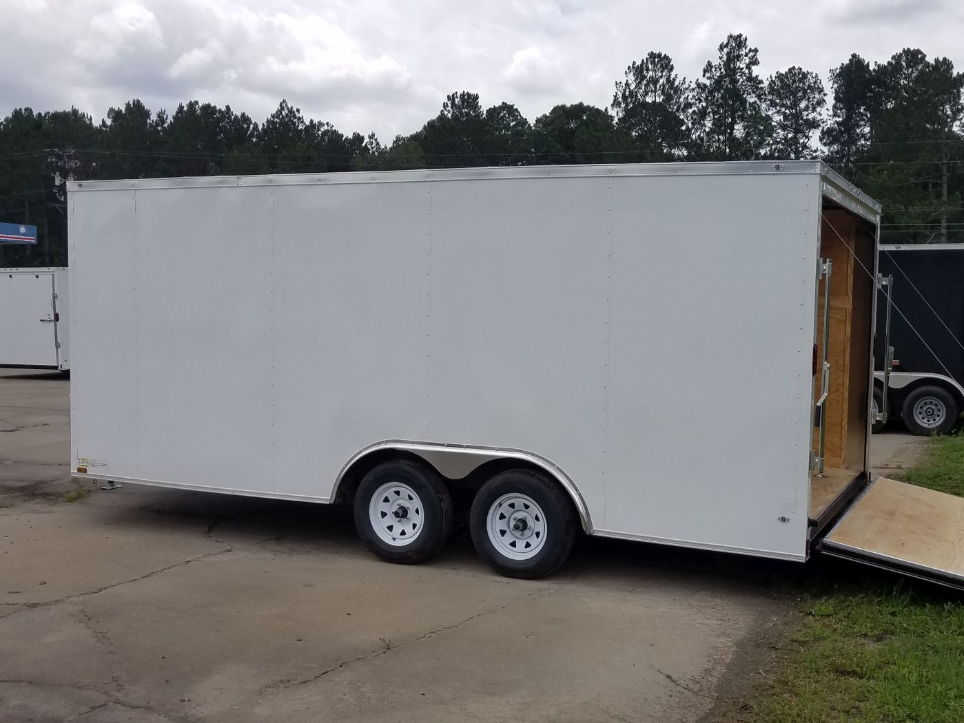 Diamond Cargo 8.5x18 TA Trailer - White, Ramp, Side Door, D-Rings - Image 3