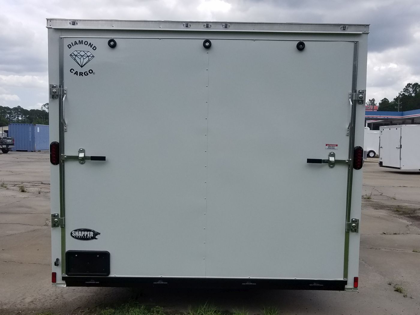 Diamond Cargo 8.5x18 TA Trailer - White, Ramp, Side Door, D-Rings - Image 7