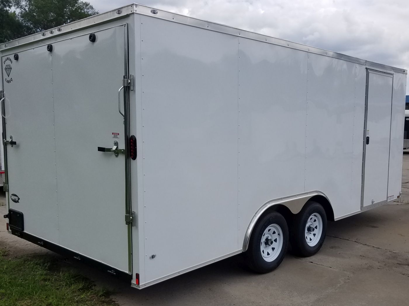 Diamond Cargo 8.5x18 TA Trailer - White, Ramp, Side Door, D-Rings - Image 9