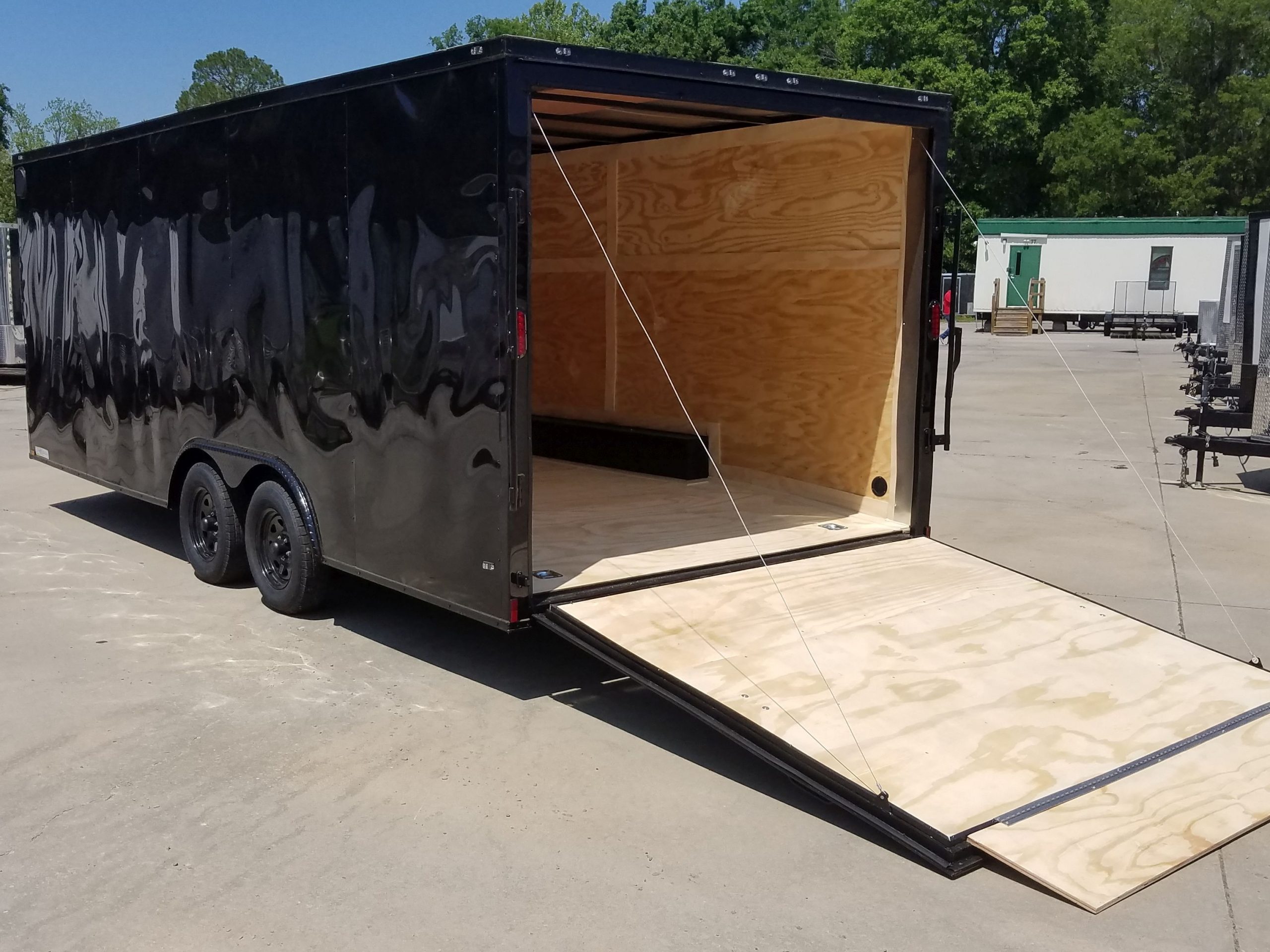 Diamond Cargo 8.5x20 TA Trailer - Black, Ramp, Side Door, D-Rings, Blackout - Image 11