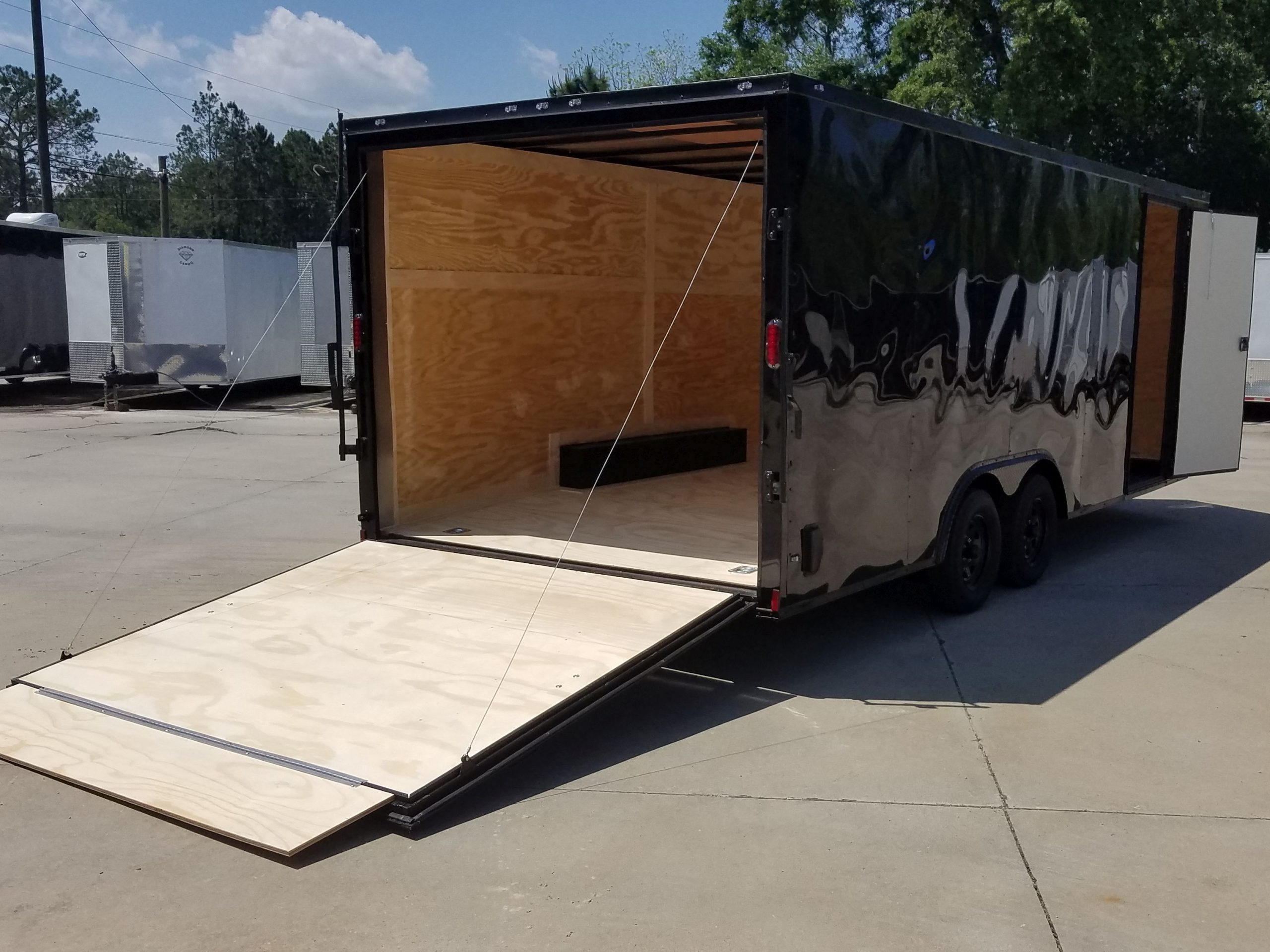 Diamond Cargo 8.5x20 TA Trailer - Black, Ramp, Side Door, D-Rings, Blackout - Image 8