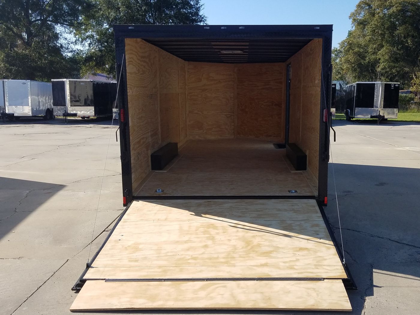 Diamond Cargo 8.5x20 TA Trailer - White Embossed, Ramp, Side Door, D-Rings, Blackout Package - Image 8