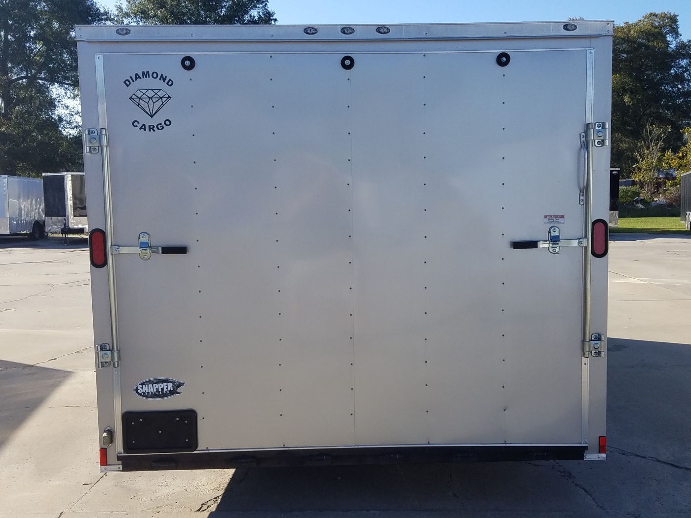 Diamond Cargo 8.5x20 TA Trailer - Beige, Ramp, Side Door, 5K Axles, Concession Door, E-Track, Additional Upgrades - Image 9