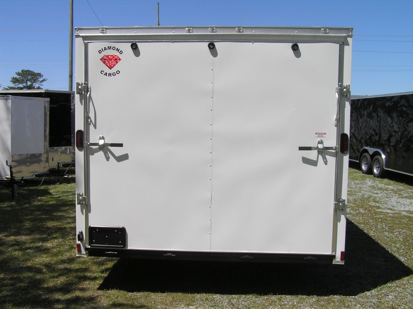 Diamond Cargo 8.5x20 TA Trailer - White, Ramp, Side Door, 5K Axles, D-Rings - Image 6