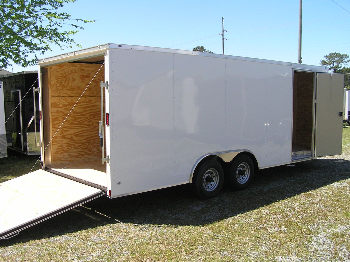 Diamond Cargo 8.5x20 TA Trailer - White, Ramp, Side Door, 5K Axles, D-Rings - Image 7