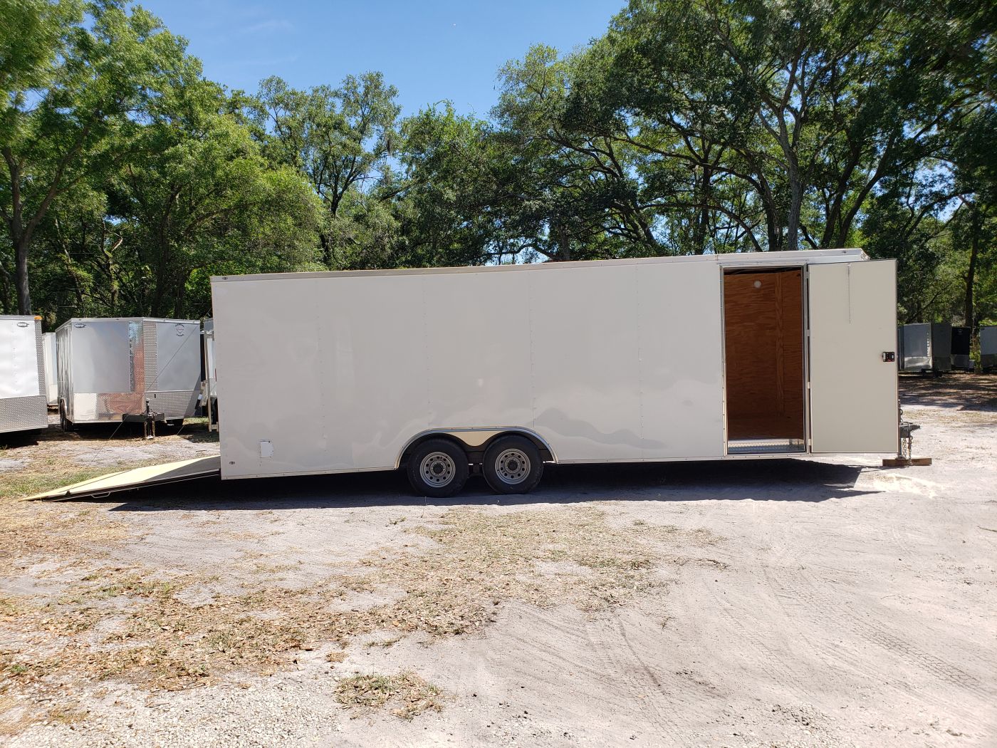 Diamond Cargo 8.5x24 TA Trailer - White, Ramp, Side Door, 5K Axles, D-Rings, Extra Height, Insulated - Image 5
