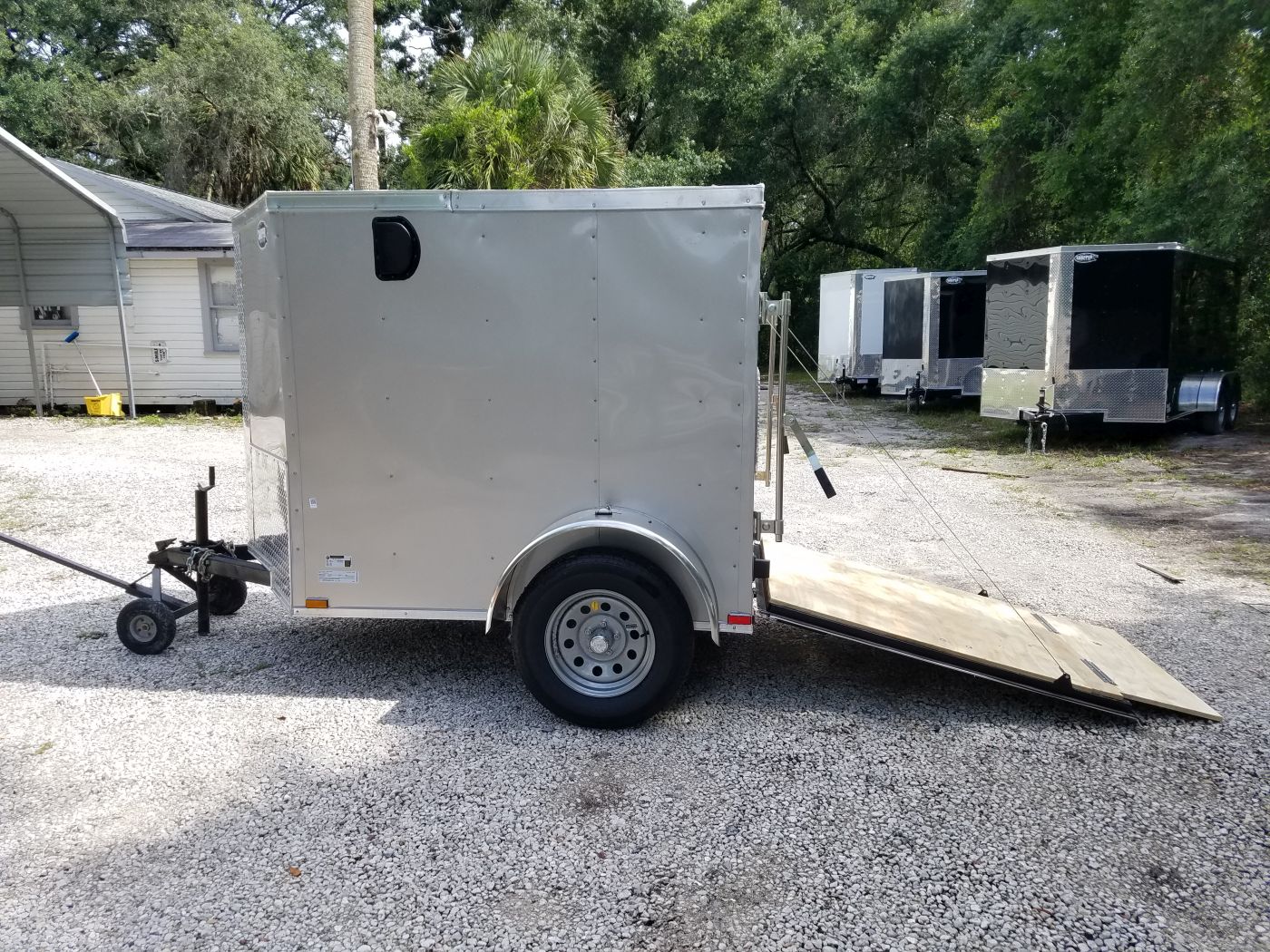 Quality Cargo 5x6 SA Trailer - Arizona Beige, Ramp, Side Vents - Image 4