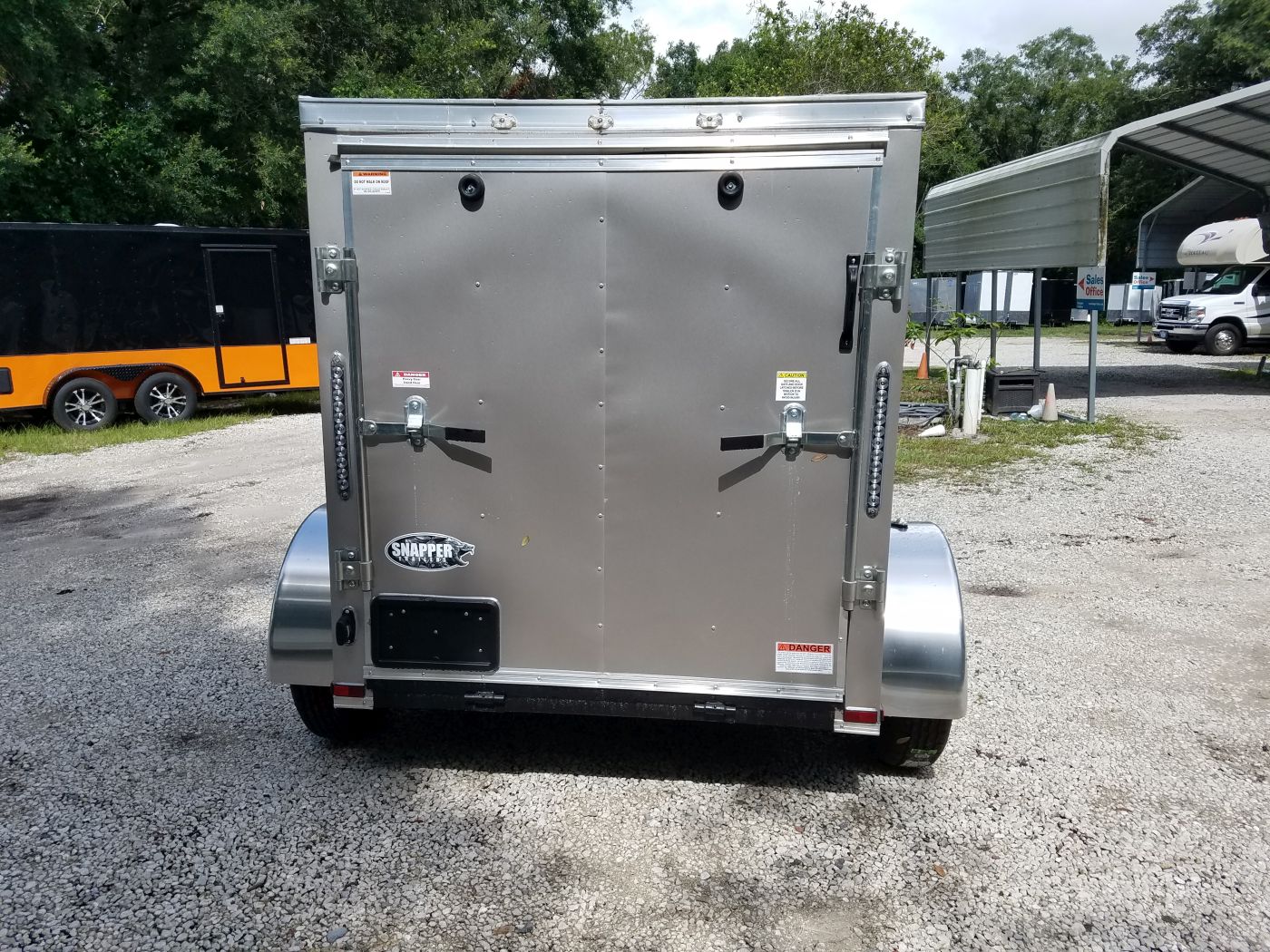 Quality Cargo 5x6 SA Trailer - Arizona Beige, Ramp, Side Vents - Image 9