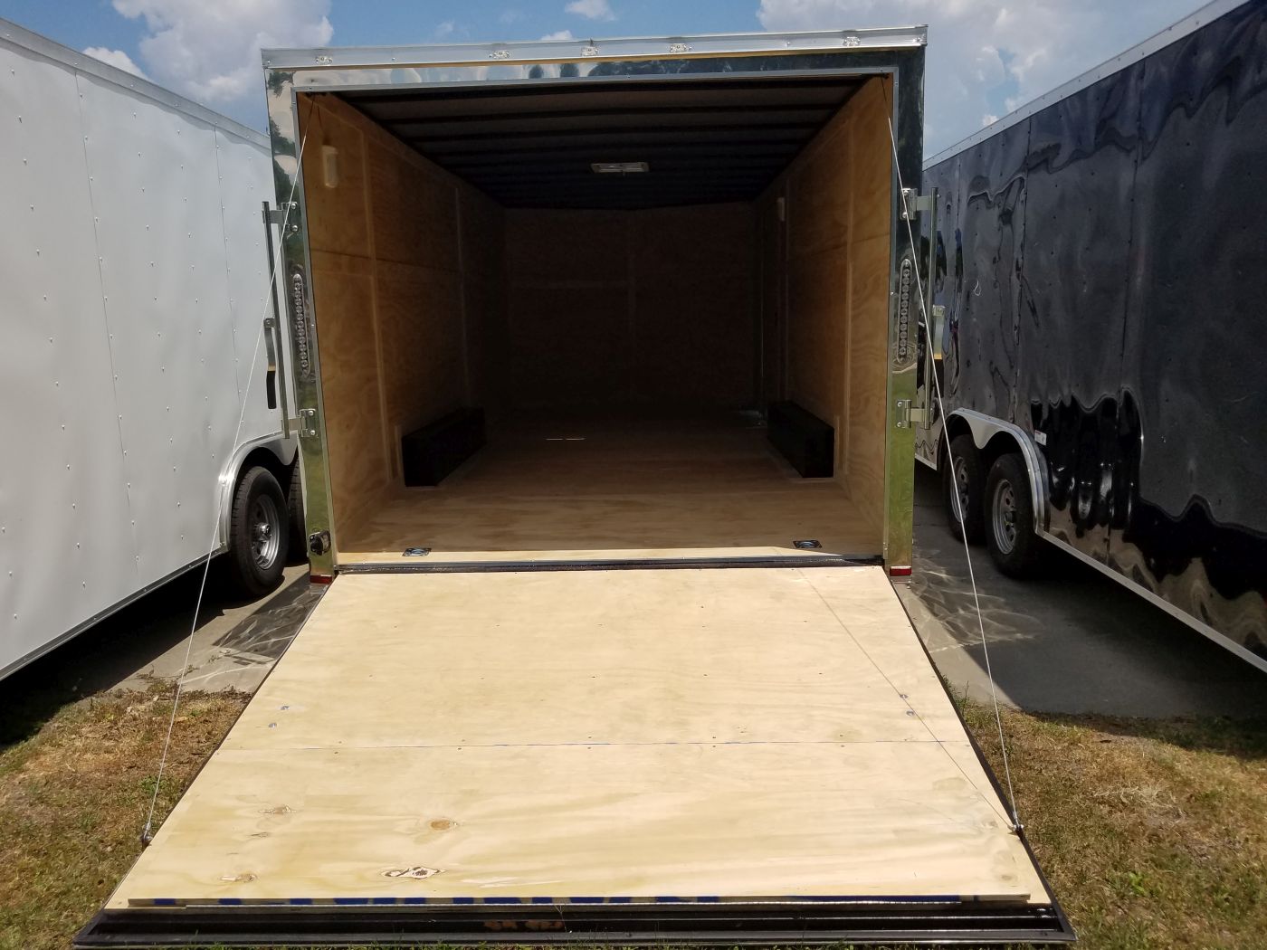 Quality Cargo 8.5x20 TA Trailer - White, Ramp, 4ft Side Door, D-Rings, 5K Axles, and Radials - Image 3