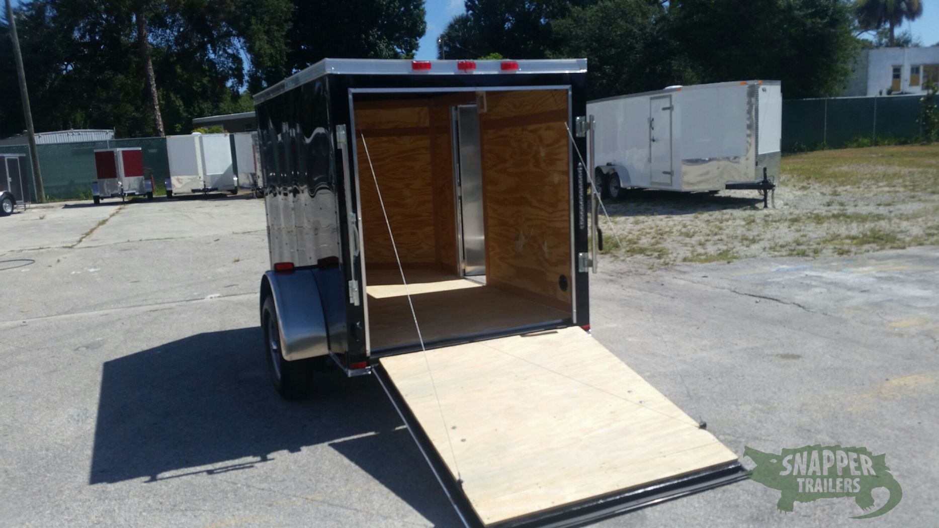 Quality Cargo 5x8 SA Trailer - Black, Ramp, Side Door, Side Vents - Image 4