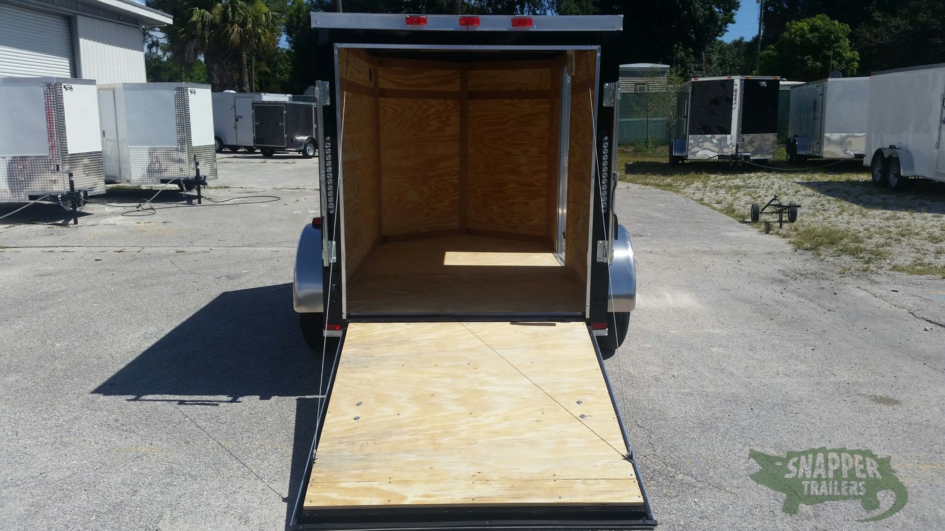 Quality Cargo 5x8 SA Trailer - Black, Ramp, Side Door, Side Vents - Image 6