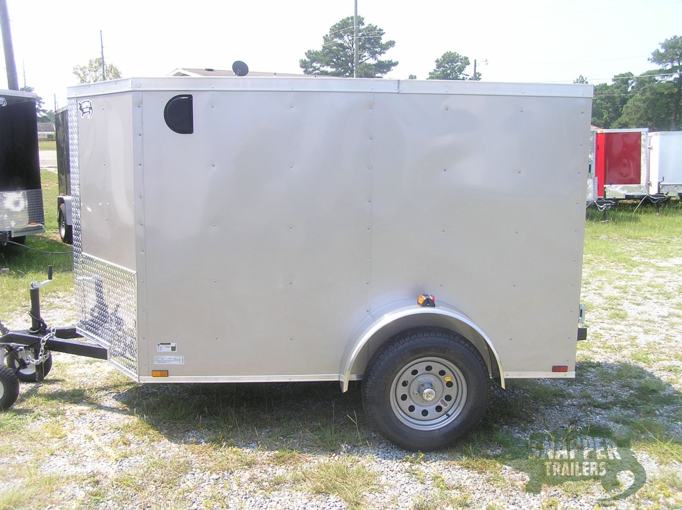 Quality Cargo 5x8 SA Trailer - Champagne, Double Doors, Side Door, Side Vents - Image 3