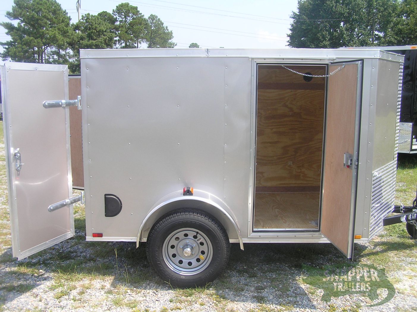 Quality Cargo 5x8 SA Trailer - Champagne, Double Doors, Side Door, Side Vents - Image 10