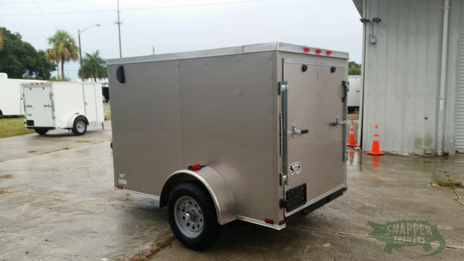 Quality Cargo 5x8 SA Trailer - Champagne, Ramp, Side Door, Side Vents - Image 5