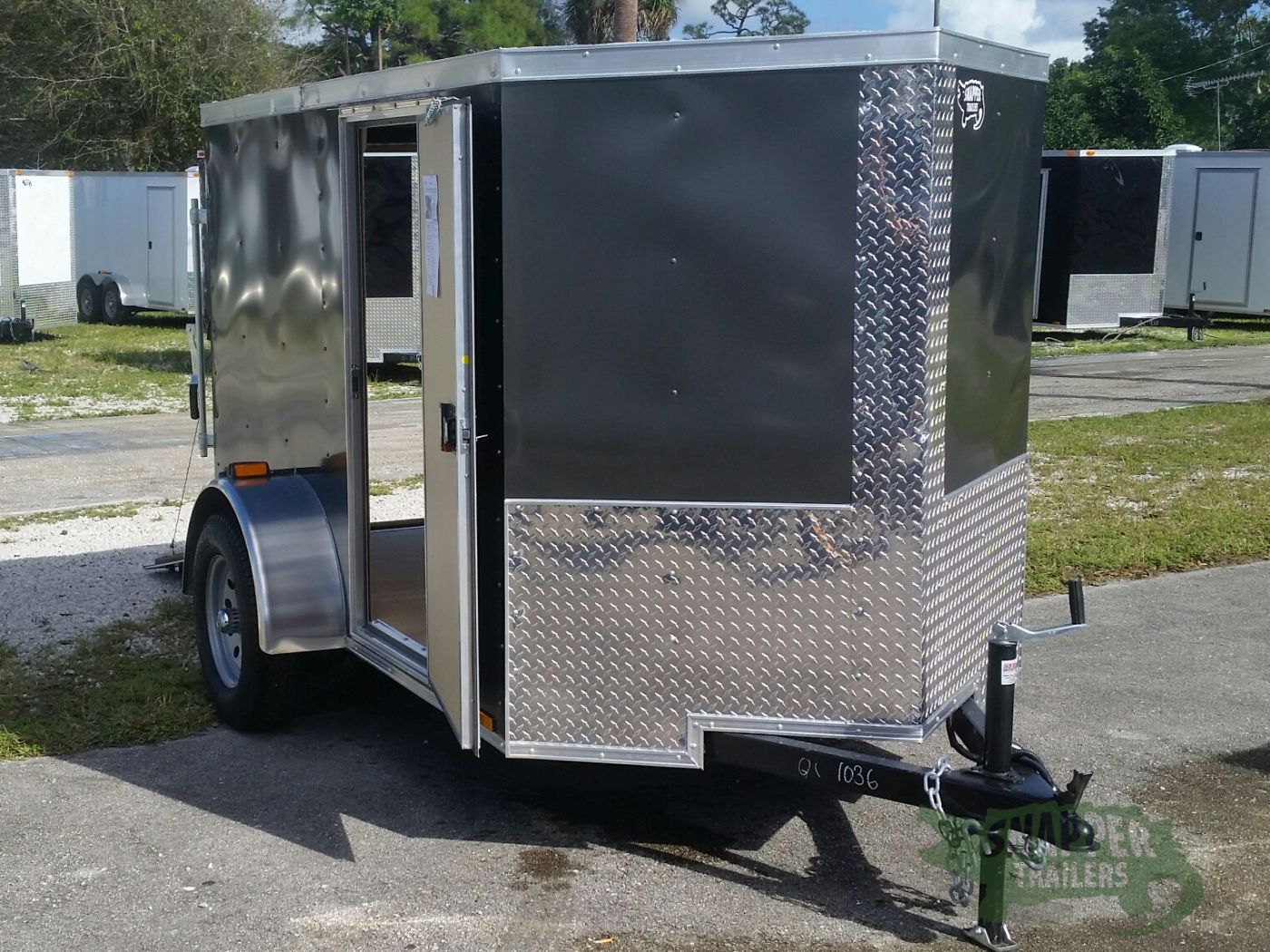 Quality Cargo 5x8 SA Trailer - Charcoal Gray, Ramp, Side Door, Side Vents - Image 12