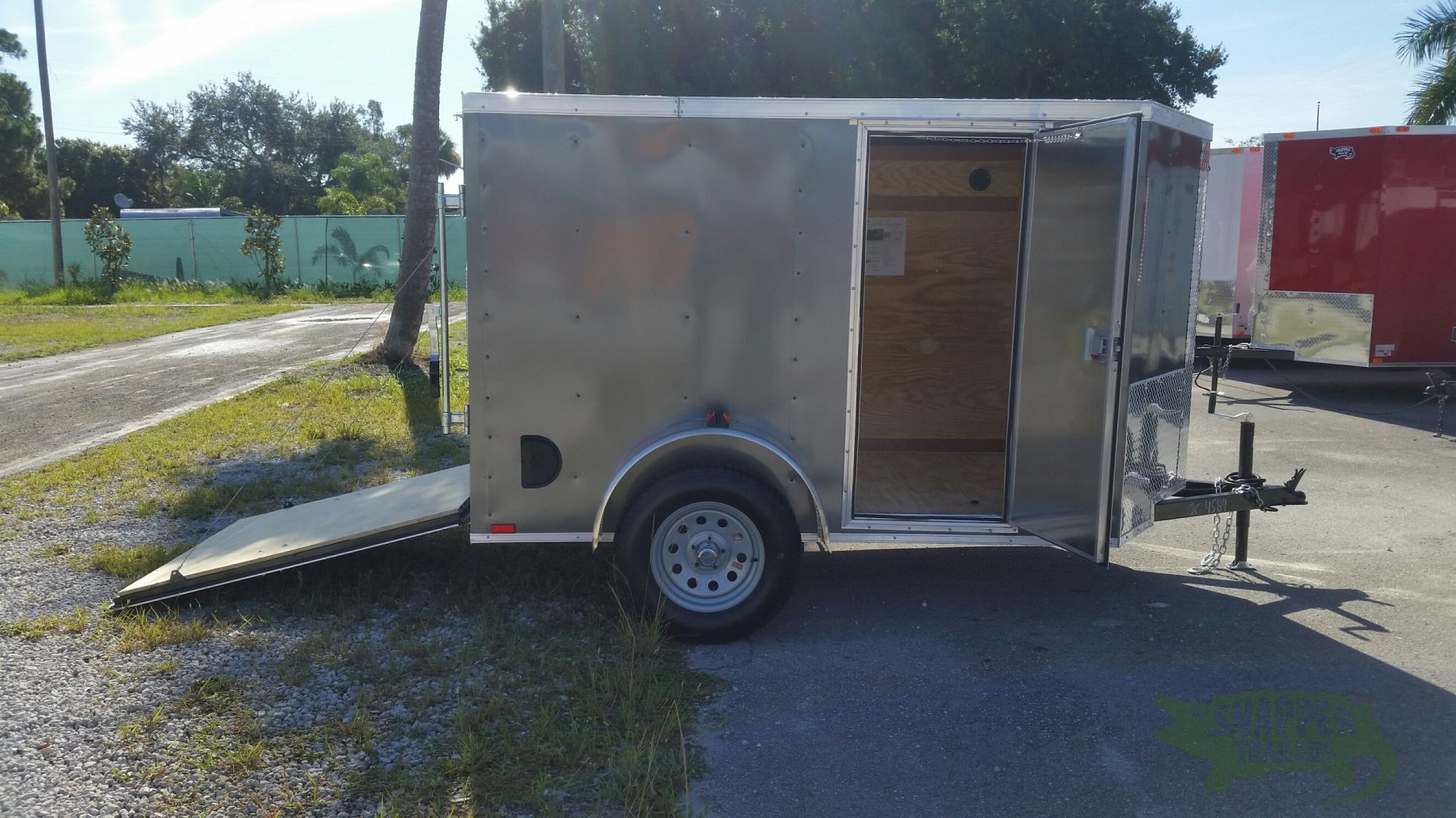 Quality Cargo 5x8 SA Trailer - Charcoal Gray, Ramp, Side Door, Side Vents - Image 10