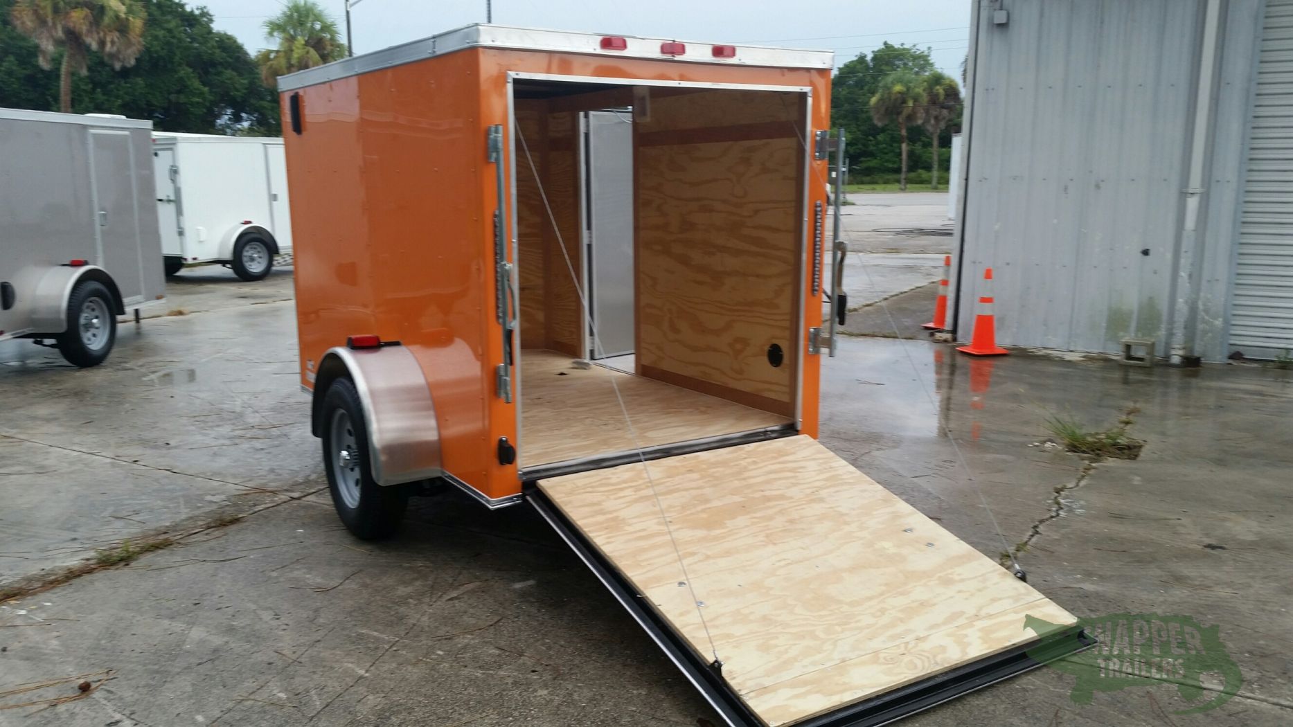 Quality Cargo 5x8 SA Trailer - Orange, Ramp, Side Door, Side Vents - Image 4