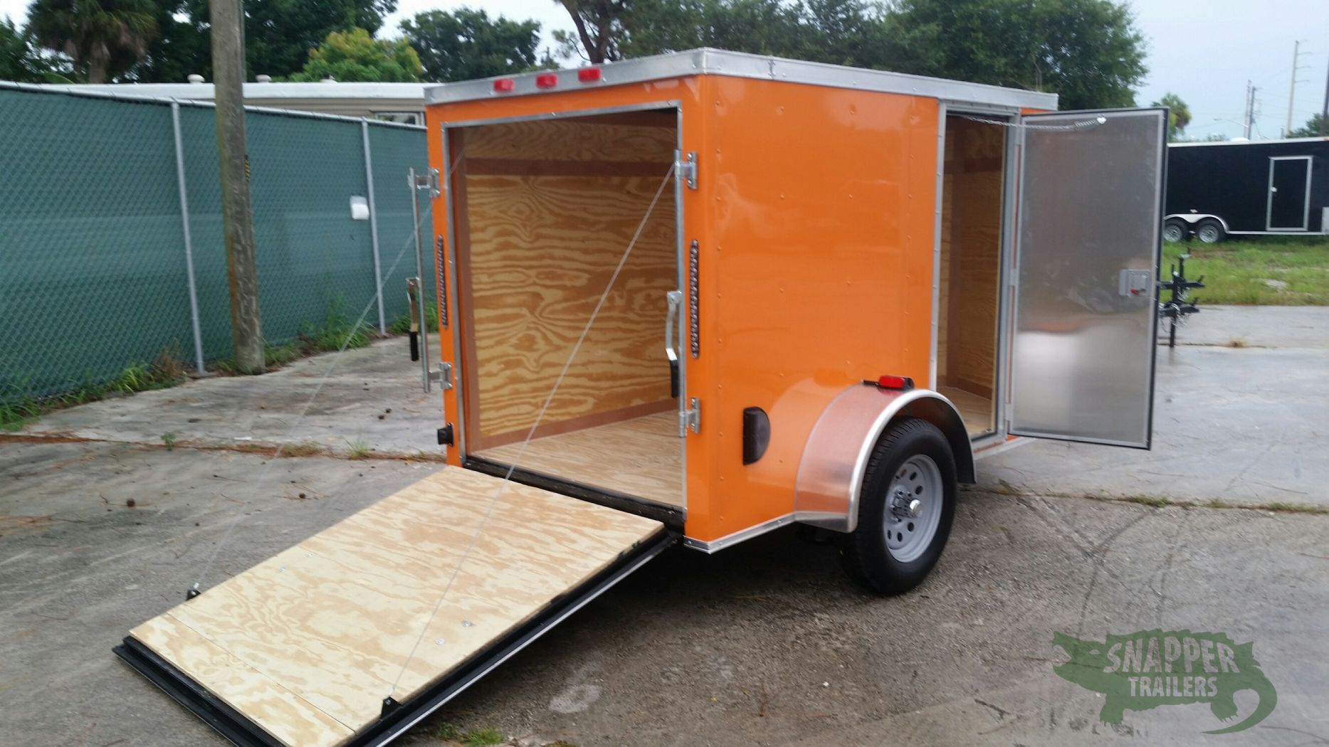 Quality Cargo 5x8 SA Trailer - Orange, Ramp, Side Door, Side Vents - Image 8