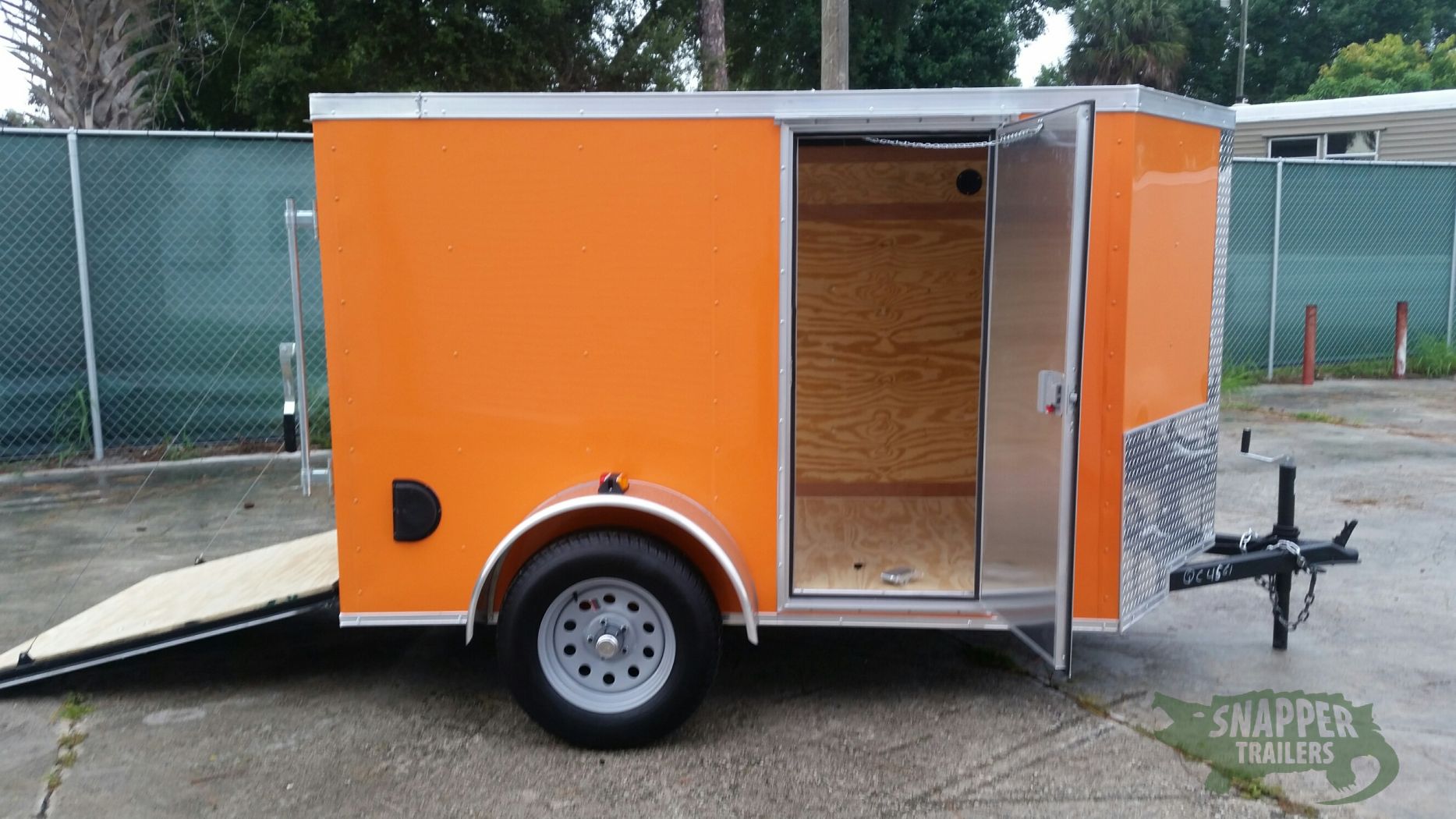 Quality Cargo 5x8 SA Trailer - Orange, Ramp, Side Door, Side Vents - Image 10
