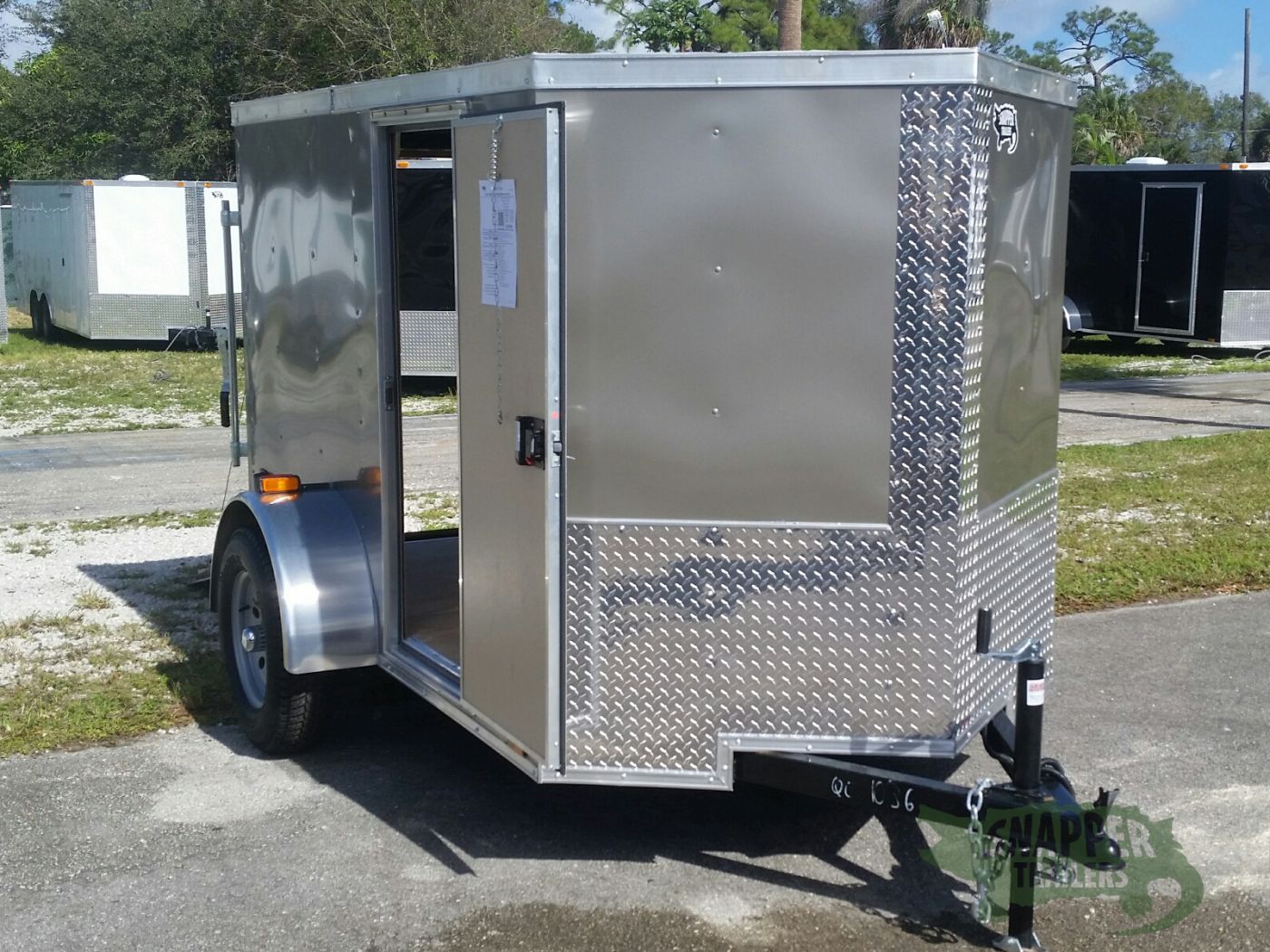 Quality Cargo 5x8 SA Trailer - Pewter, Ramp, Side Door, Side Vents - Image 12