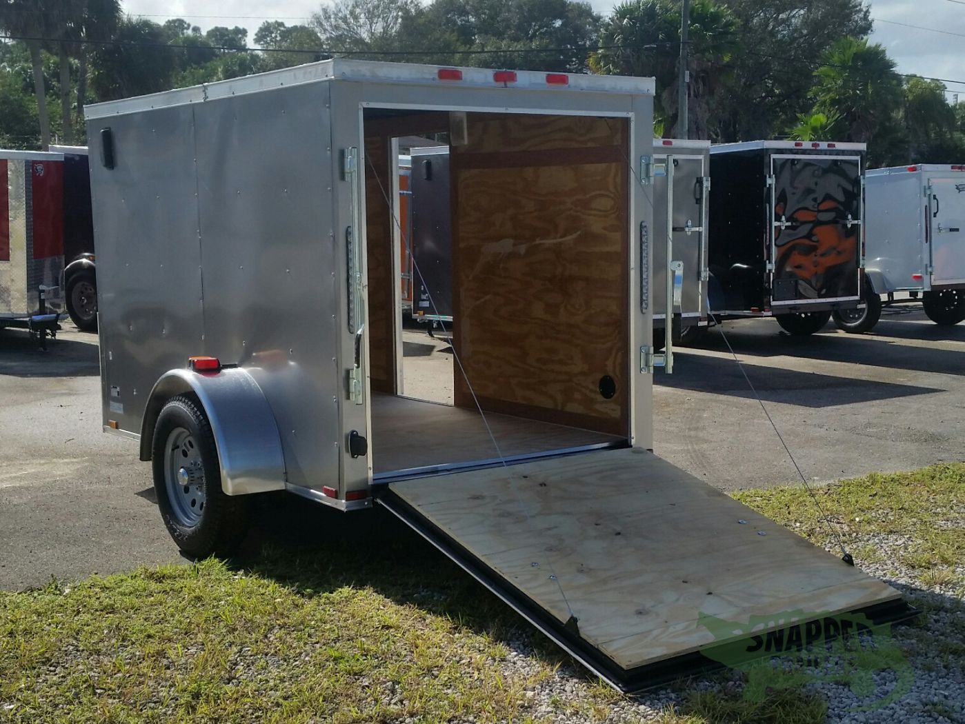 Quality Cargo 5x8 SA Trailer - Pewter, Ramp, Side Door, Side Vents - Image 4