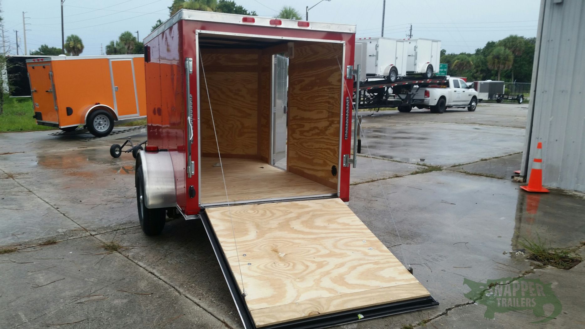 Quality Cargo 5x8 SA Trailer - Red, Ramp, Side Door, Side Vents - Image 4