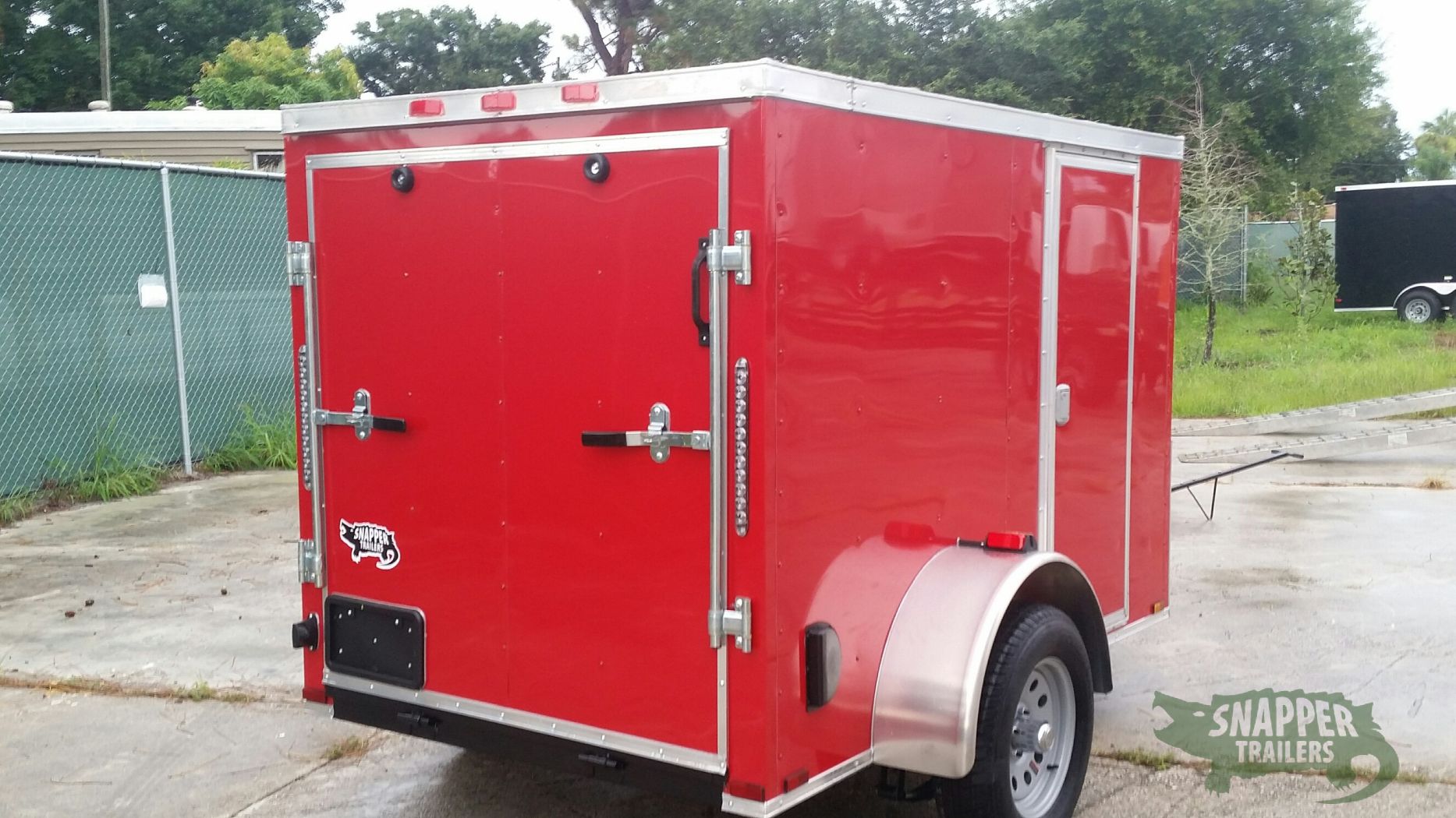 Quality Cargo 5x8 SA Trailer - Red, Ramp, Side Door, Side Vents - Image 9