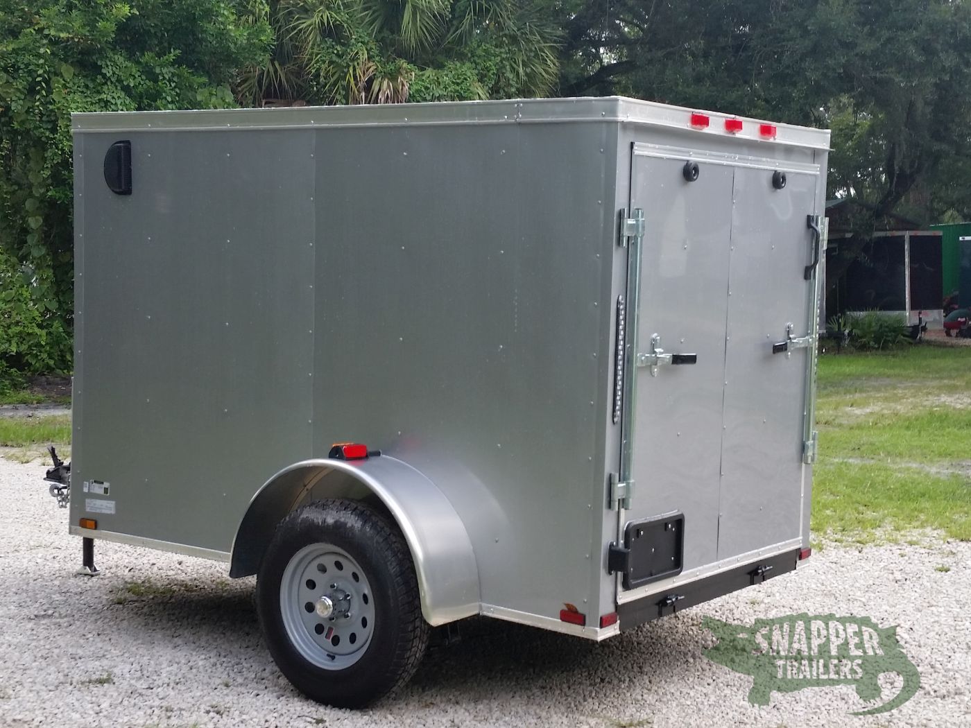 Quality Cargo 5x8 SA Trailer - Silver Frost, Ramp, Side Door, Side Vents - Image 5