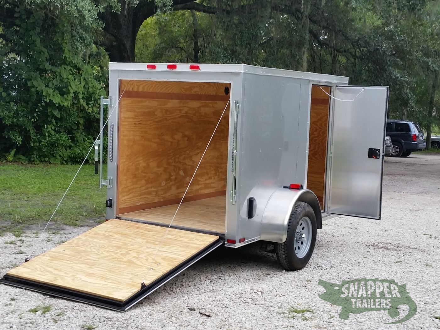 Quality Cargo 5x8 SA Trailer - Silver Frost, Ramp, Side Door, Side Vents - Image 8