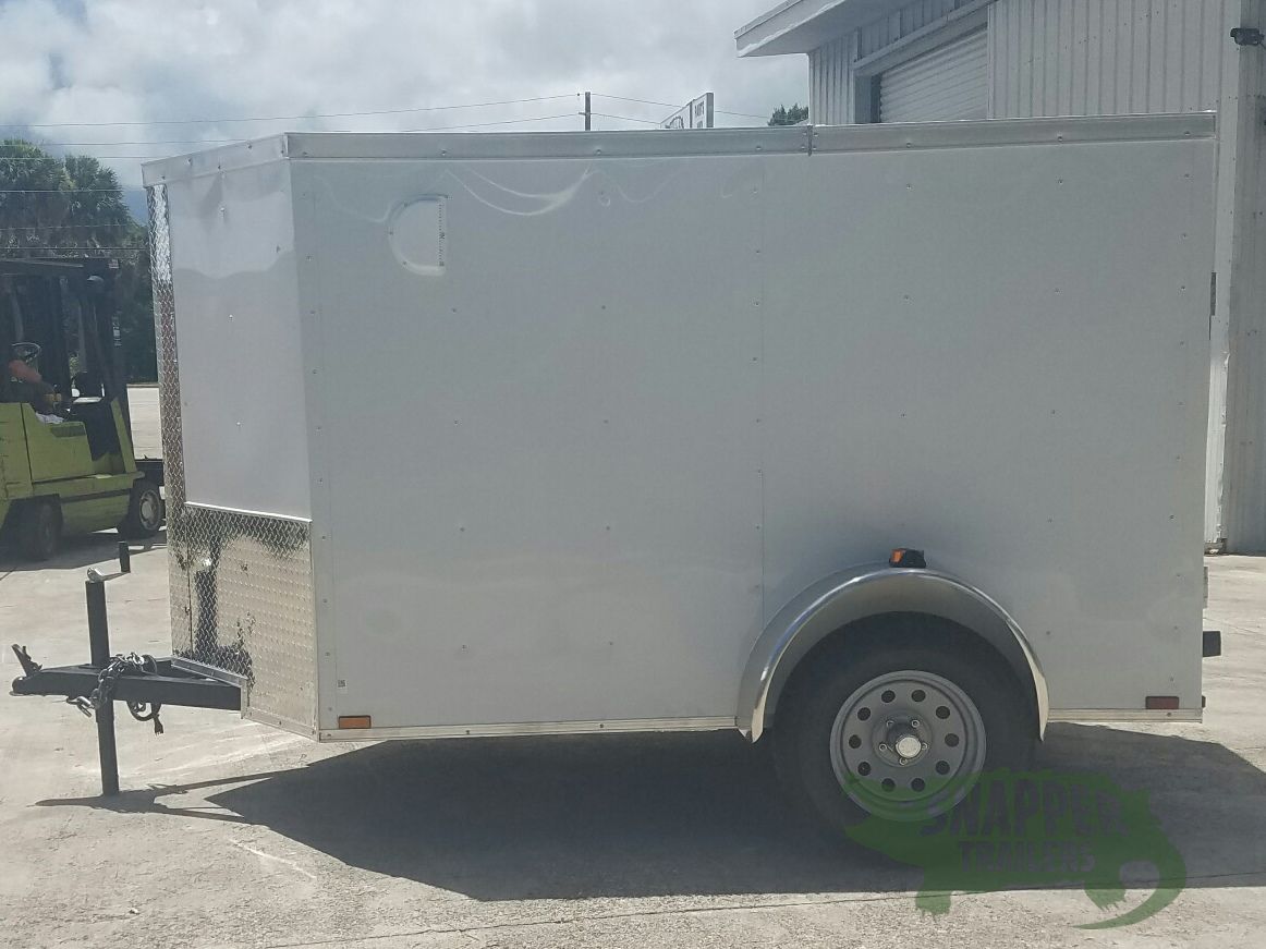 Quality Cargo 5x8 SA Trailer - White, Single Barn Door, Side Vents - Image 4