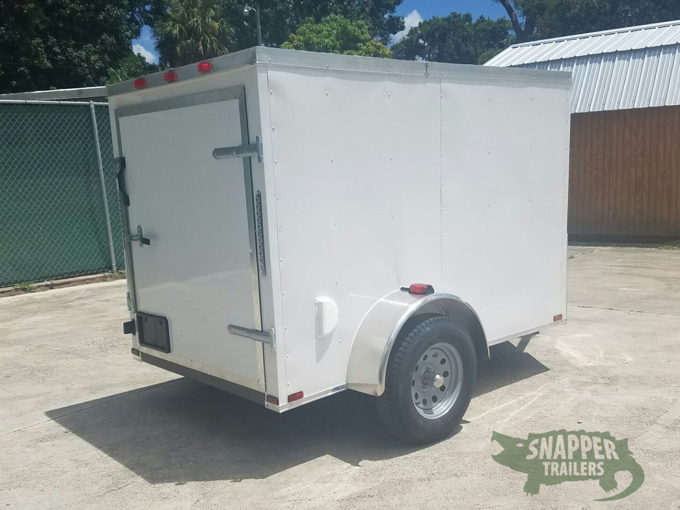 Quality Cargo 5x8 SA Trailer - White, Single Barn Door, Side Vents - Image 10