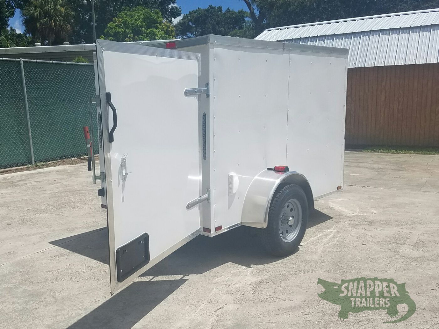 Quality Cargo 5x8 SA Trailer - White, Single Barn Door, Side Vents - Image 9
