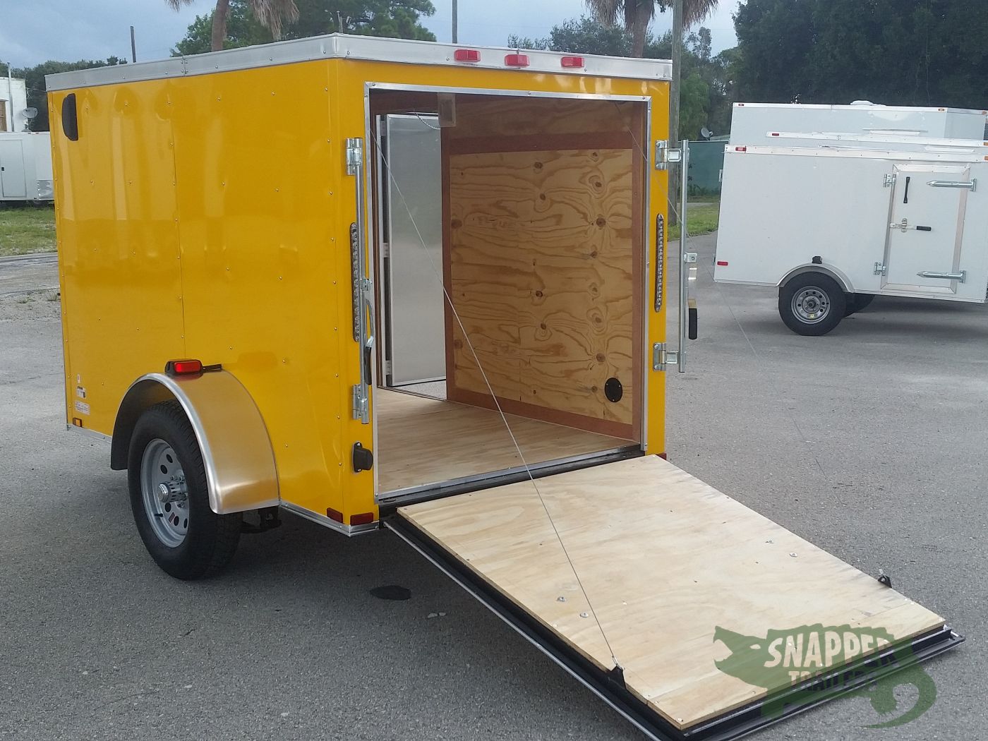 Quality Cargo 5x8 SA Trailer - Yellow, Ramp, Side Door, Side Vents - Image 4