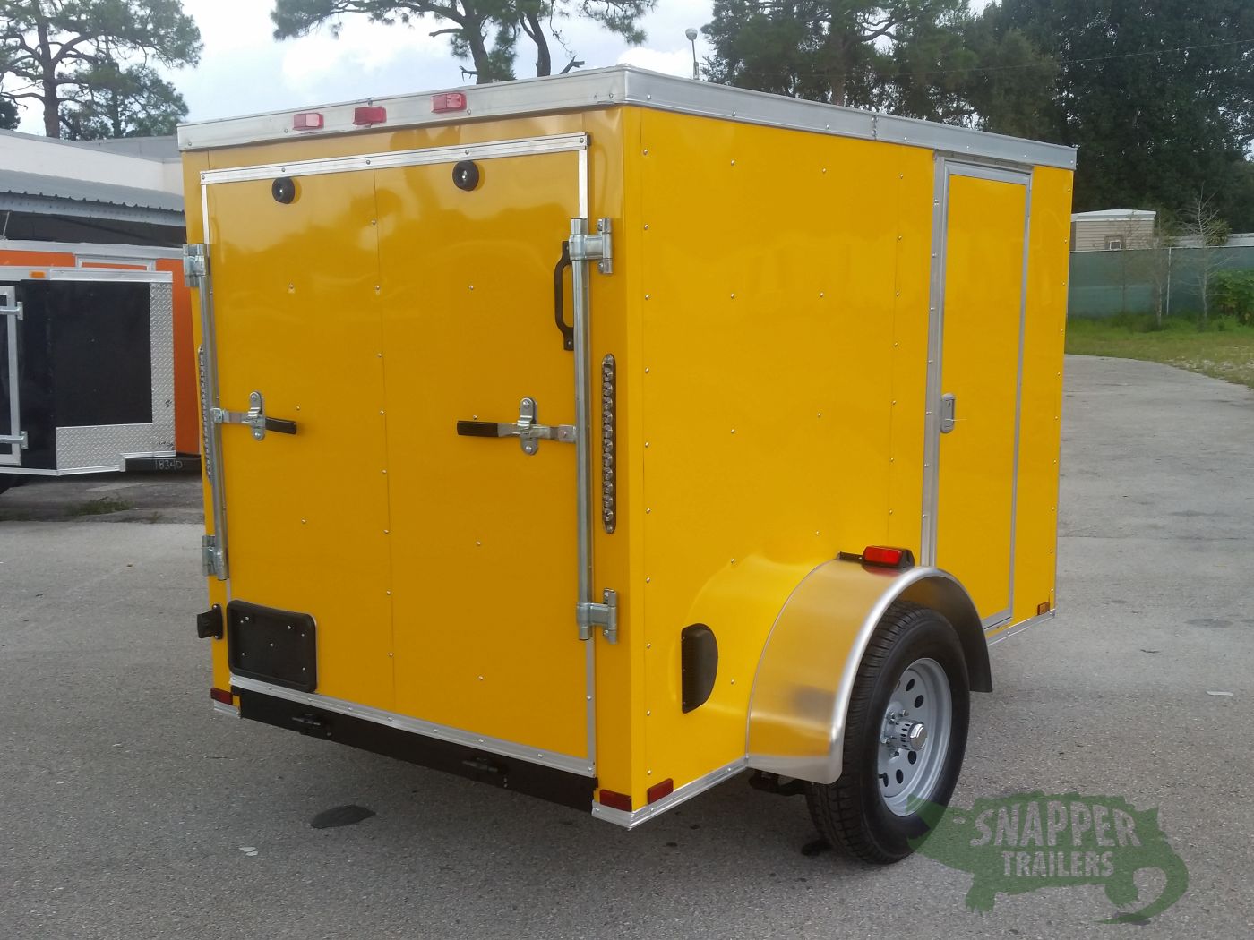 Quality Cargo 5x8 SA Trailer - Yellow, Ramp, Side Door, Side Vents - Image 9
