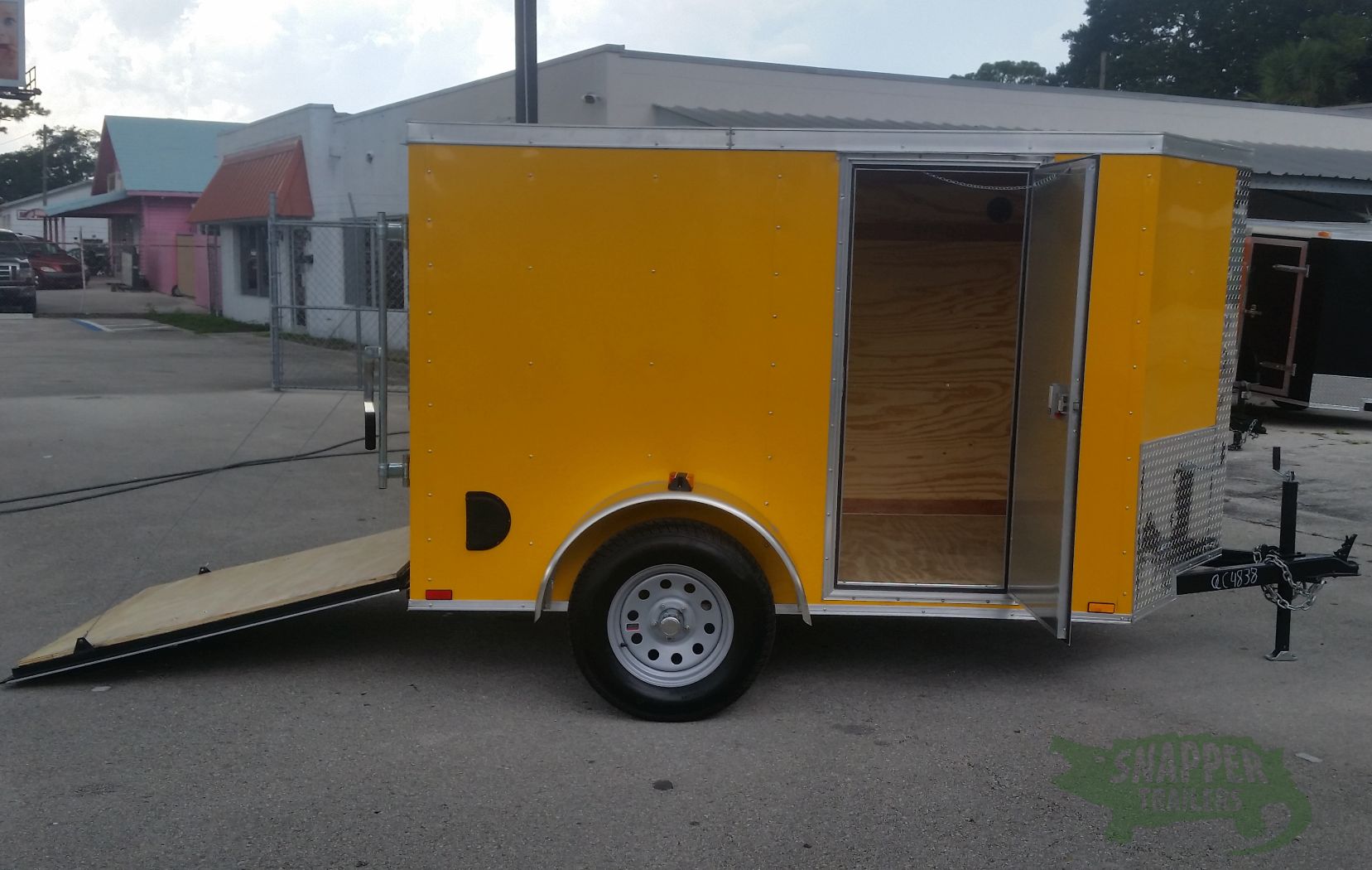 Quality Cargo 5x8 SA Trailer - Yellow, Ramp, Side Door, Side Vents - Image 10